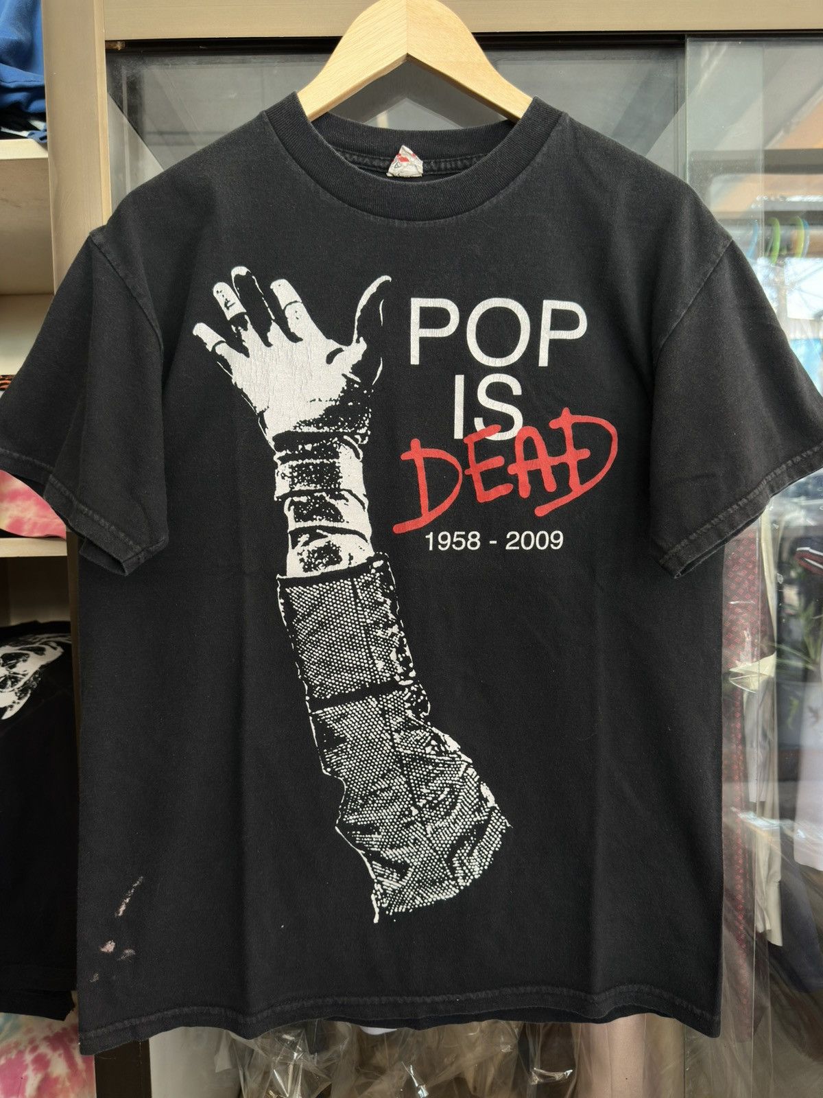 Michael Jackson Michael Jackson Pop Is Dead 1958-2009 Vintage Shirt Size US M / EU 48-50 / 2 - 1 Thumbnail