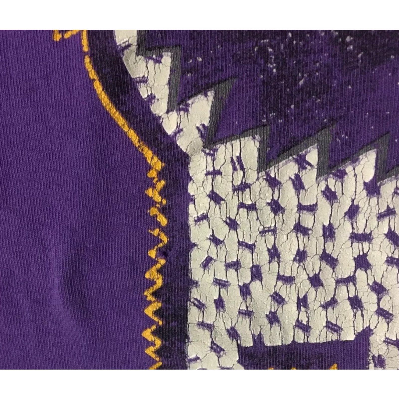 Vintage Vtg 90s University Washington Huskies Faded Distress Shirt M L Track PE Grunge Shirt Mens Purple 90s University Grunge Huskies WWE? Size US M / EU 48-50 / 2 - 7 Thumbnail