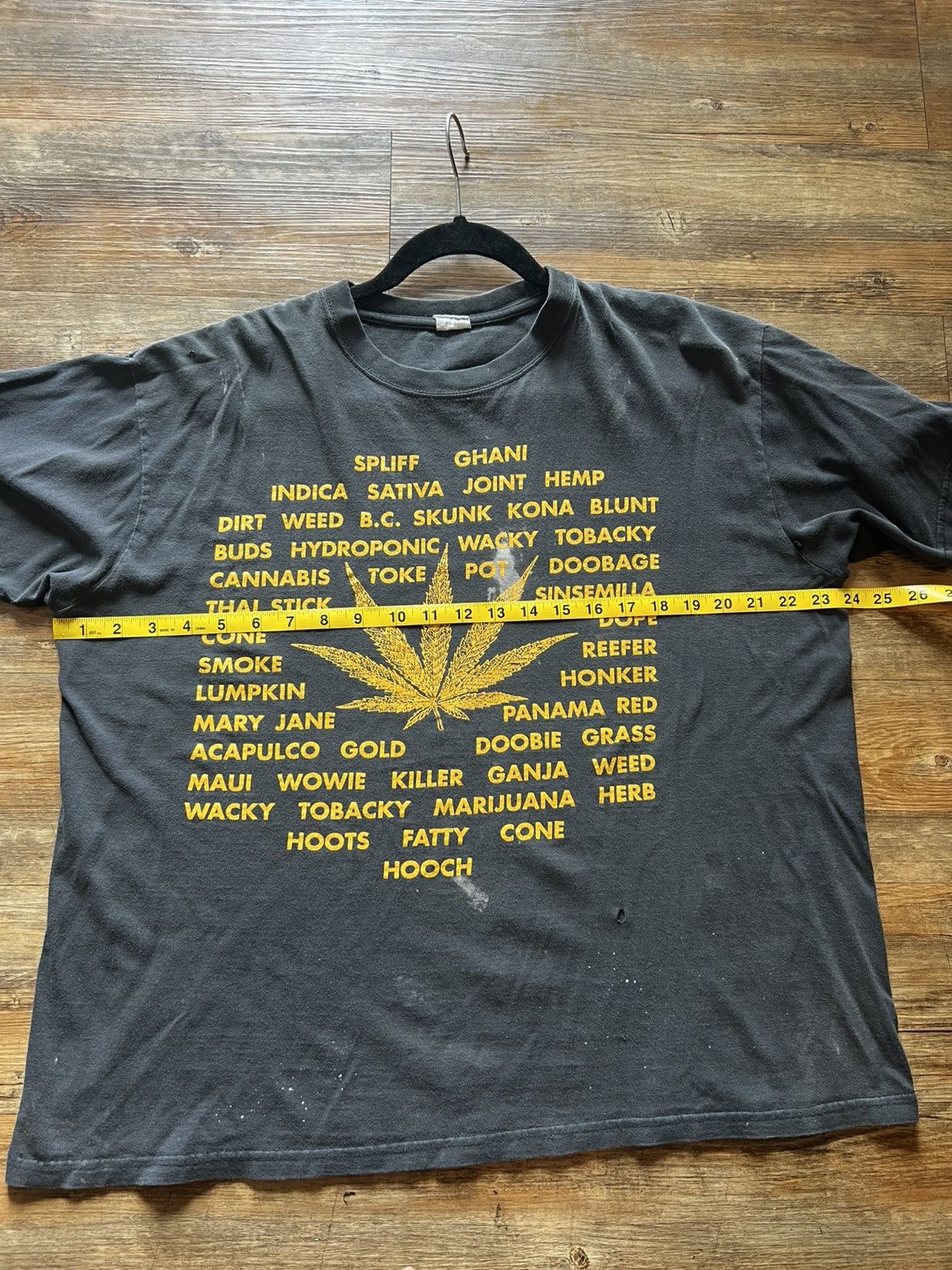 Vintage RARE Vintage Marijuana Leaf 420 Friendly Graphic T-Shirt Size US L / EU 52-54 / 3 - 9 Thumbnail