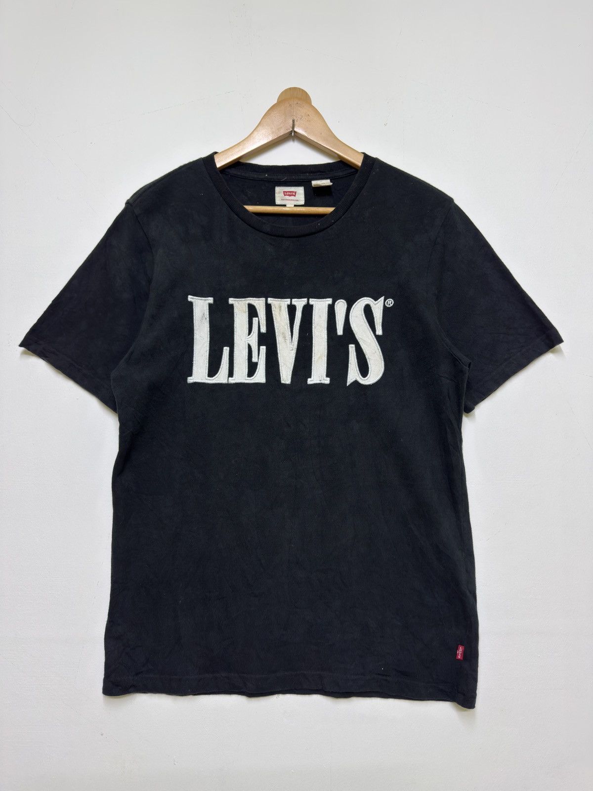 Levi's Vintage Clothing Vintage Levi’s Embroidered Big Logo Black Tee Size US S / EU 44-46 / 1 - 1 Thumbnail