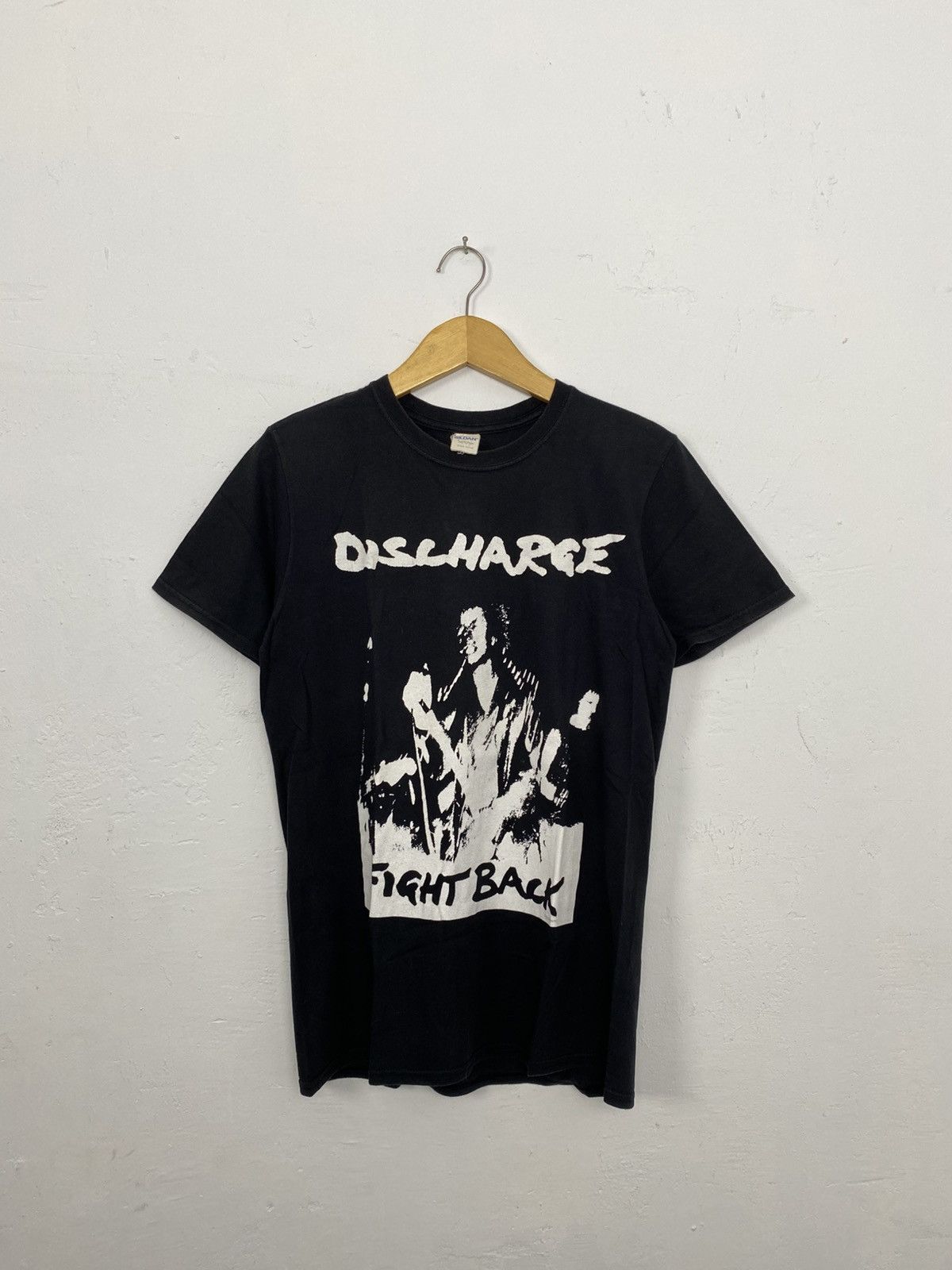 Band Tees Discharge fight back 2004 tee Size US M / EU 48-50 / 2 - 1 Thumbnail