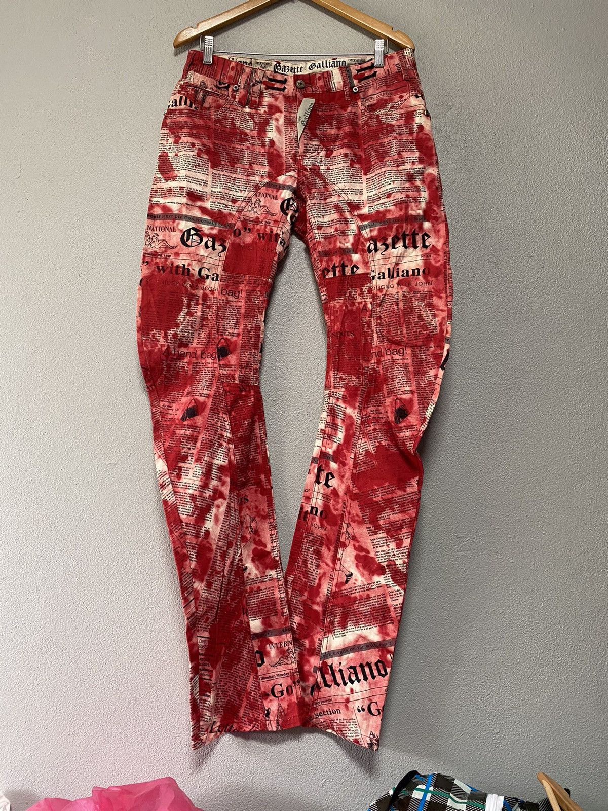 John Galliano Archive John Galliano news papper curves pants Size US 34 / EU 50 - 11 Thumbnail