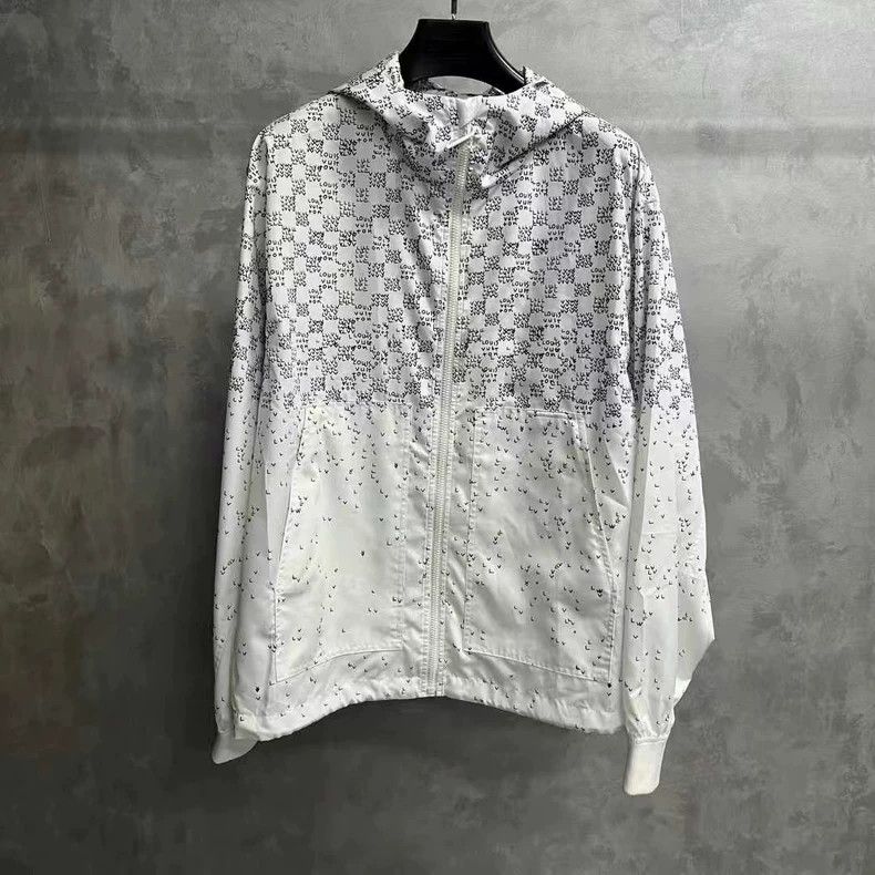 Louis Vuitton LOUIS VUITTON White full-print plaid print windproof jacket Size US M / EU 48-50 / 2 - 1 Thumbnail