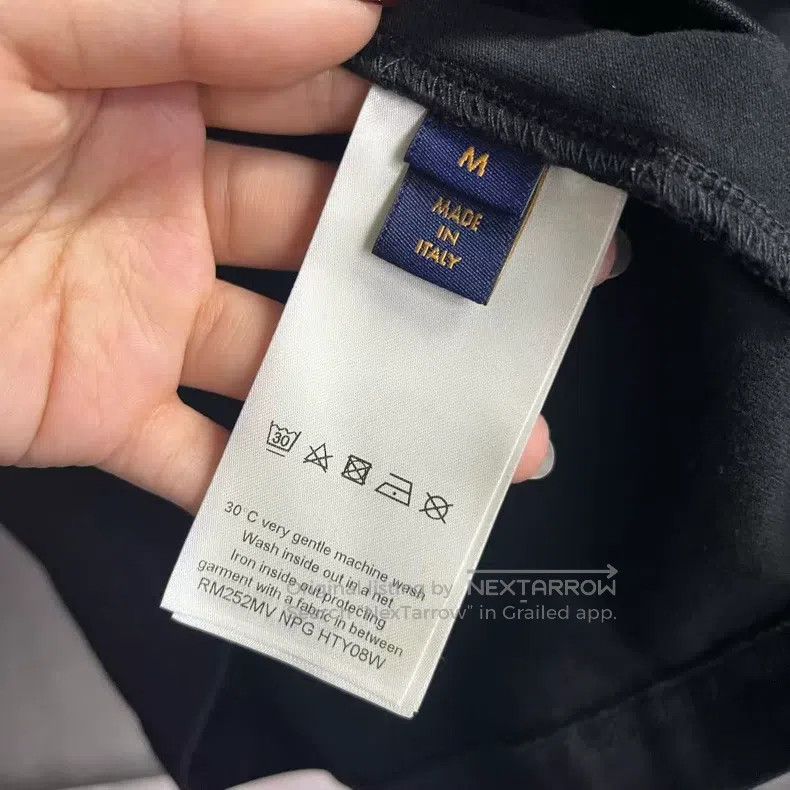 Louis Vuitton Louis Vuitton 25 Black Logo Letter Crew Neck Short Sleeve Size US M / EU 48-50 / 2 - 3 Thumbnail