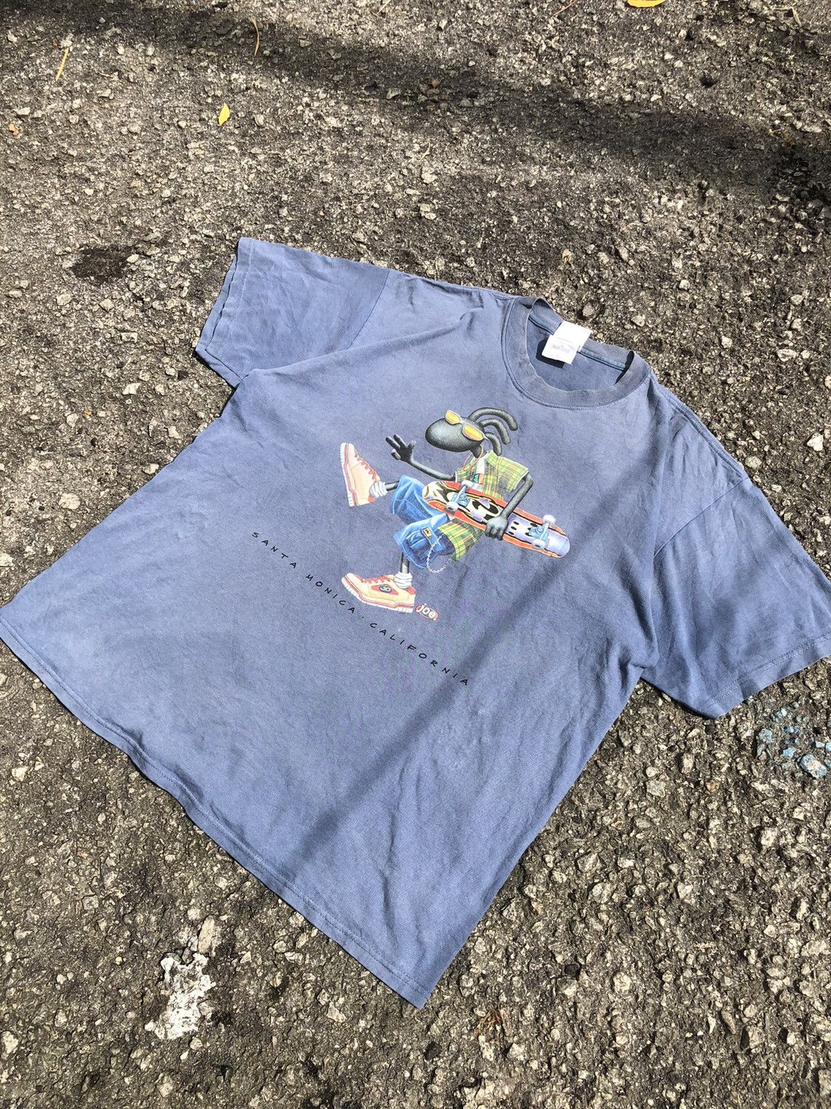 Vintage Vintage Sunfaded Joe Skateboard Santa Monica California Tee Size US XL / EU 56 / 4 - 4 Thumbnail