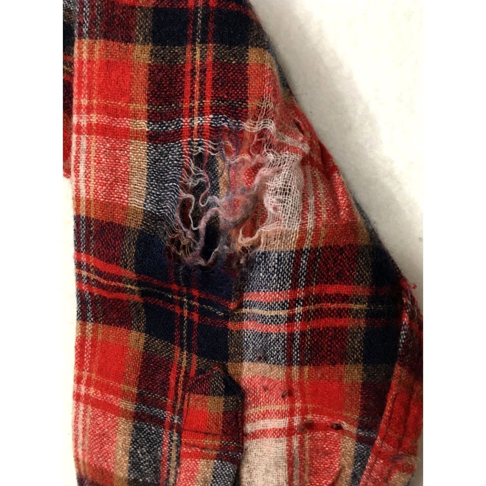 Vintage VINTAGE Briggs Flannel Shirt Large Red Plaid Wool Blend Western 70s Distressed Mens Shirt Size US L / EU 52-54 / 3 - 3 Thumbnail