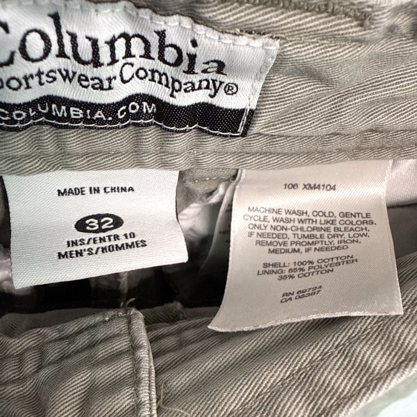Vintage Columbia Men's Cargo Shorts 32W Green 100% Cotton Modern Classic Flat Front Belt Loops Cargo Pockets Regular Rise High Design sizing: 32 waist Size US 32 / EU 48 - 7 Thumbnail