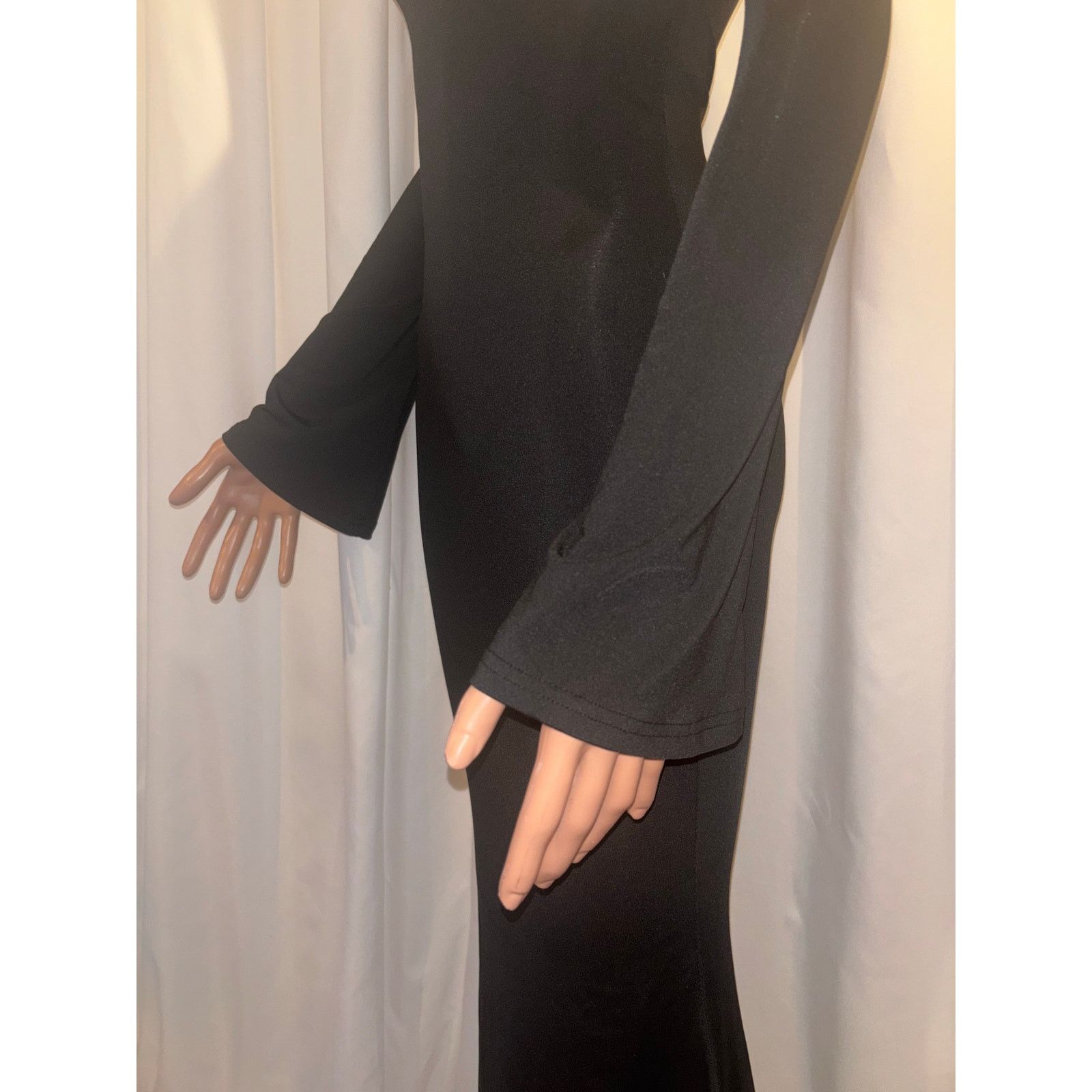 Shein SHEIN XS (2) Black/White Off-Shoulder Dress Size XS / US 0-2 / IT 36-38 - 9 Thumbnail