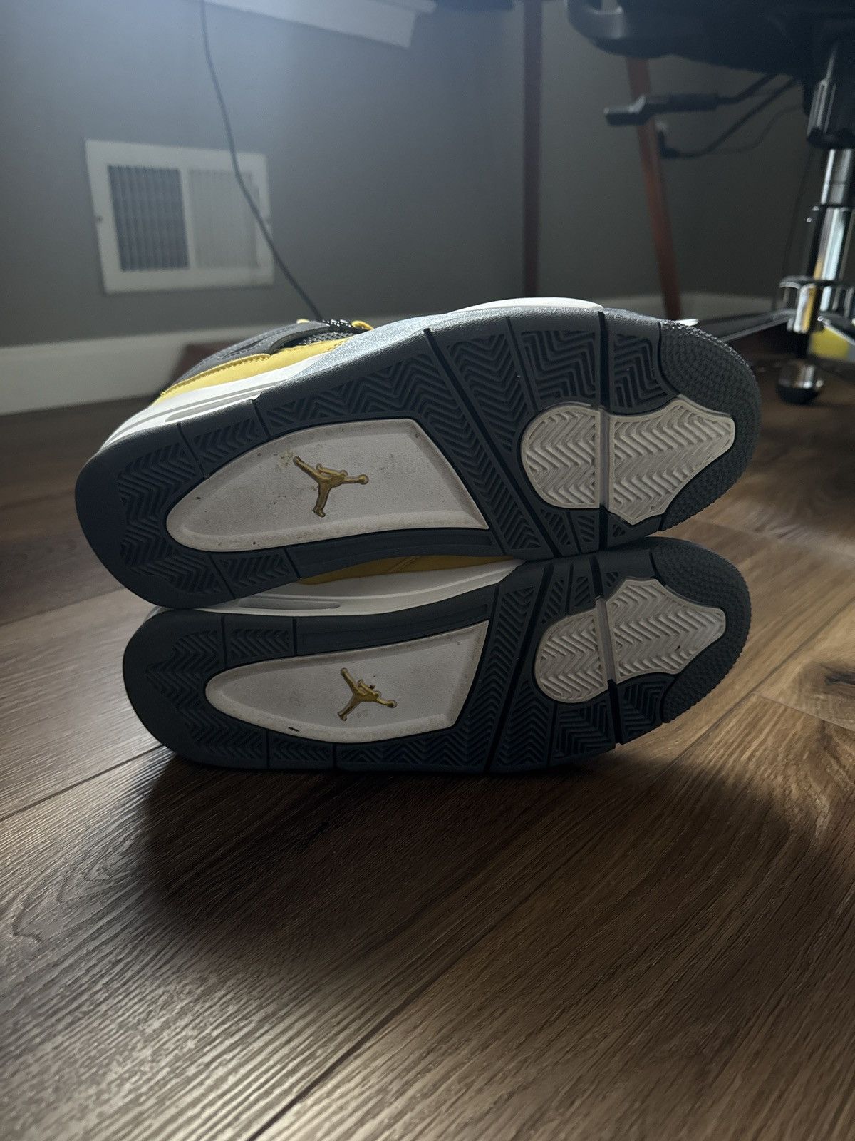 Nike Jordan 4 lighting Size US 9.5 / EU 42-43 - 3 Thumbnail