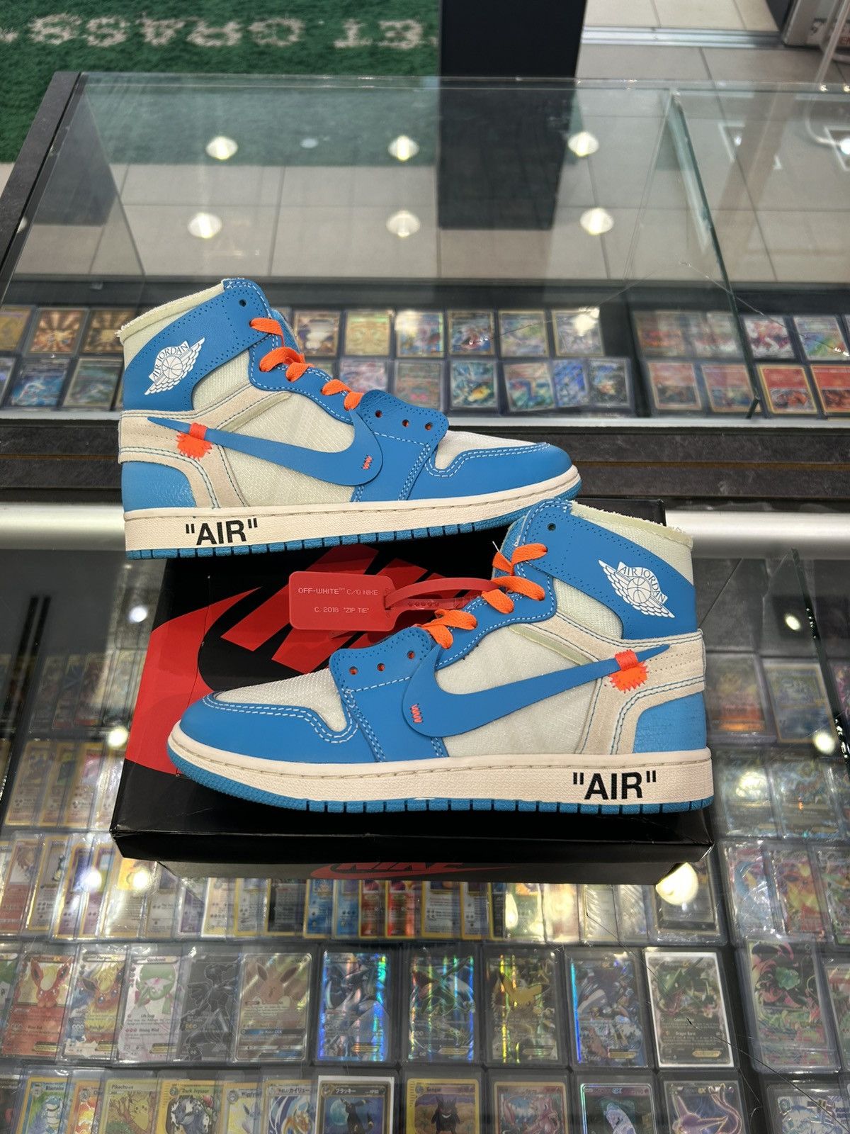 Jordan Brand × Off-White Jordan 1 Off-white UNC Size US 7.5 / EU 40-41 - 1 Thumbnail