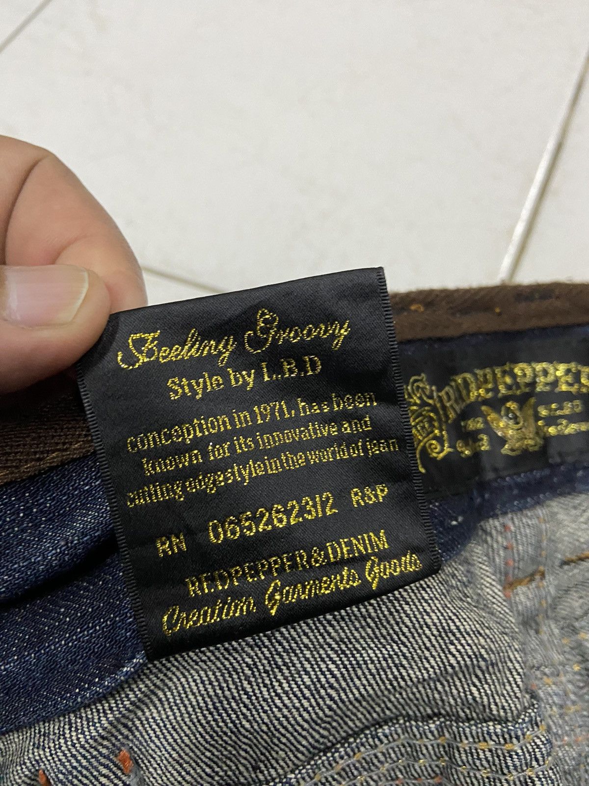 Japanese Brand RED PEPPER LEOPARD STYLE BUCKLE FLARE DENIM JEANS Size US 29 - 10 Thumbnail
