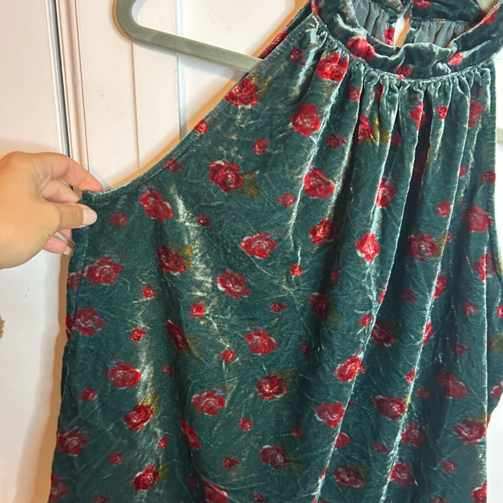 Loft NWT Loft Floral Velvet Shirred Halter Top Size XS / US 0-2 / IT 36-38 - 6 Thumbnail