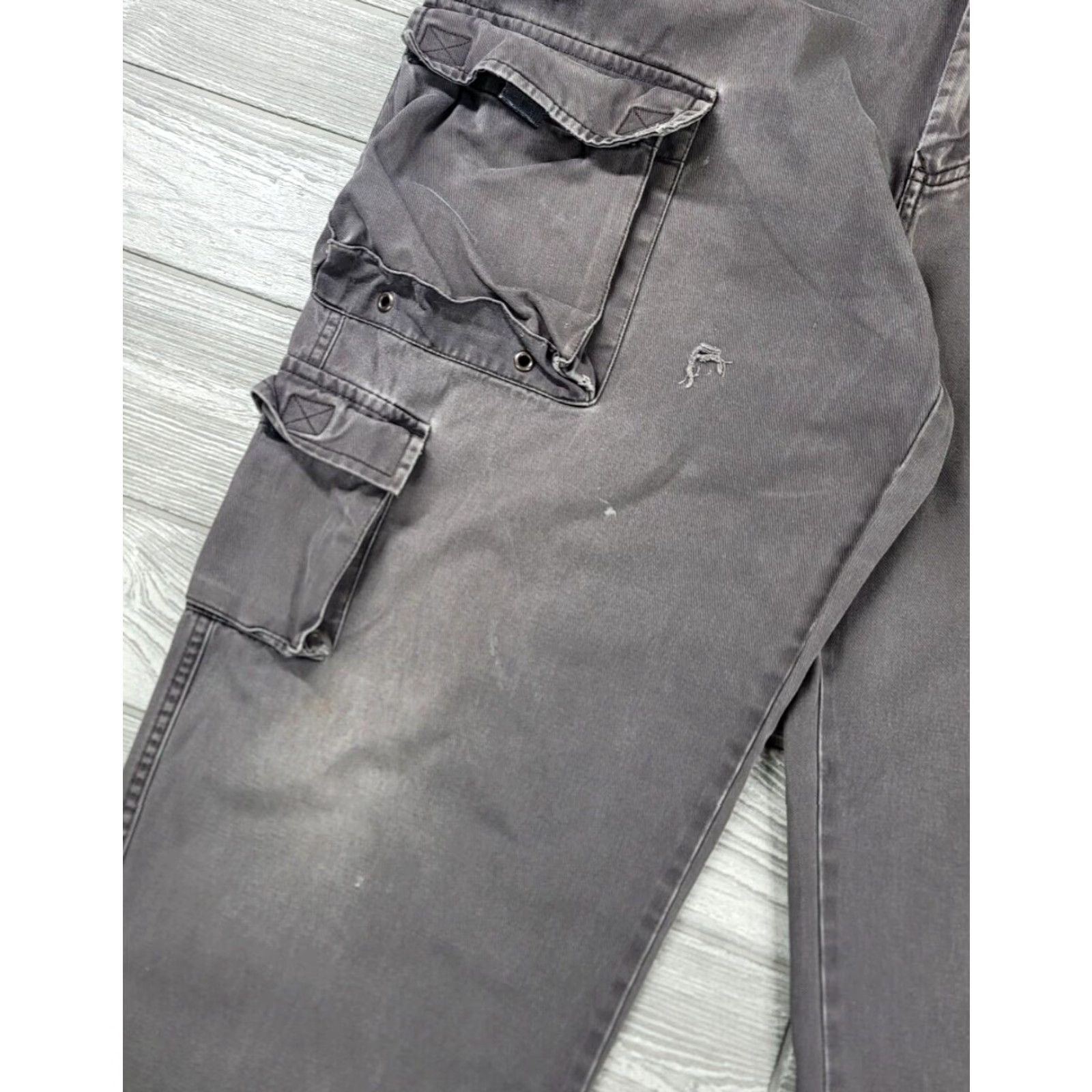 Tommy Hilfiger VINTAGE Tommy Hilfiger Gray Cargo Pants 36x31 Chino Baggy Workwear Jeans - Mens Size US 36 / EU 52 - 7 Thumbnail