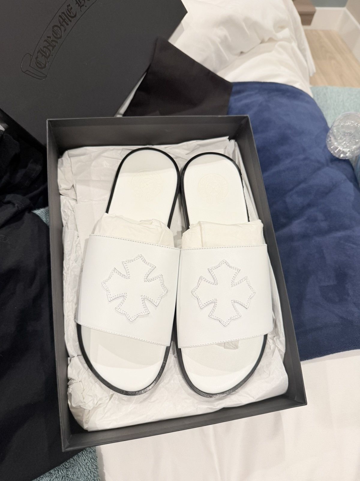 Chrome Hearts ***RARE*** Chrome heart White cross patch Size US 10.5 / EU 43-44 - 1 Thumbnail