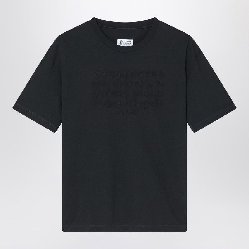 Tシャツ・カットソー MAISON MARGIELA WASHED BLACK T-SHIRT WITH EMBROIDERED LOGO Maison Margiela - Embroidered Logo T-shirt | HBX - Globally