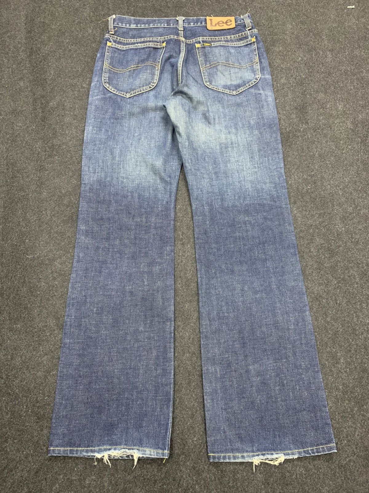 Lee 𝗙𝗟𝗔𝗥𝗘 LEE RIDERS FADE BLUE. Size US 30 / EU 46 - 2 Thumbnail