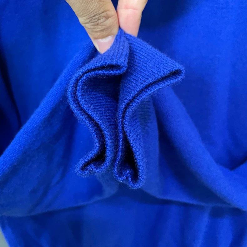 Louis Vuitton Louis Vuitton Blue neckline embossed logo hoodie Size US S / EU 44-46 / 1 - 4 Thumbnail