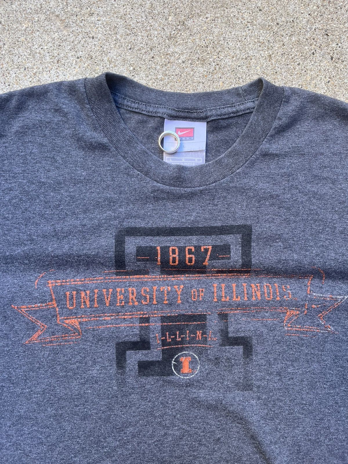 Nike × Vintage Vintage Nike Team University of Illinois Gray Longsleeev Size US L / EU 52-54 / 3 - 2 Thumbnail