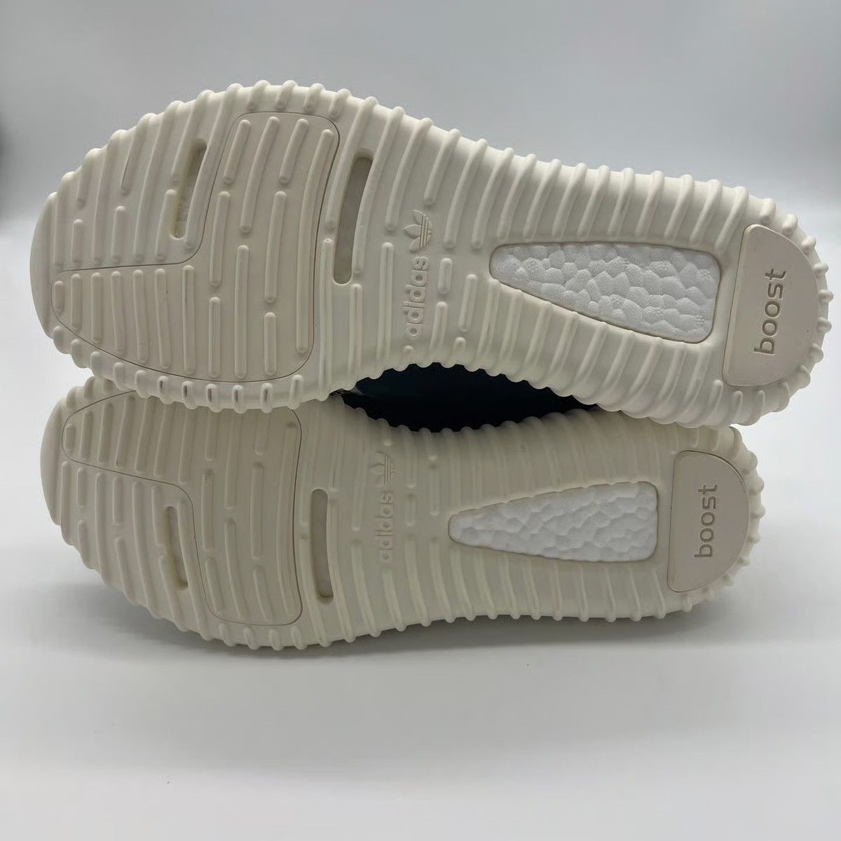 Adidas Adidas Yeezy Boost 350 Turtledove (2022) Size US 10.5 / EU 43-44 - 4 Thumbnail