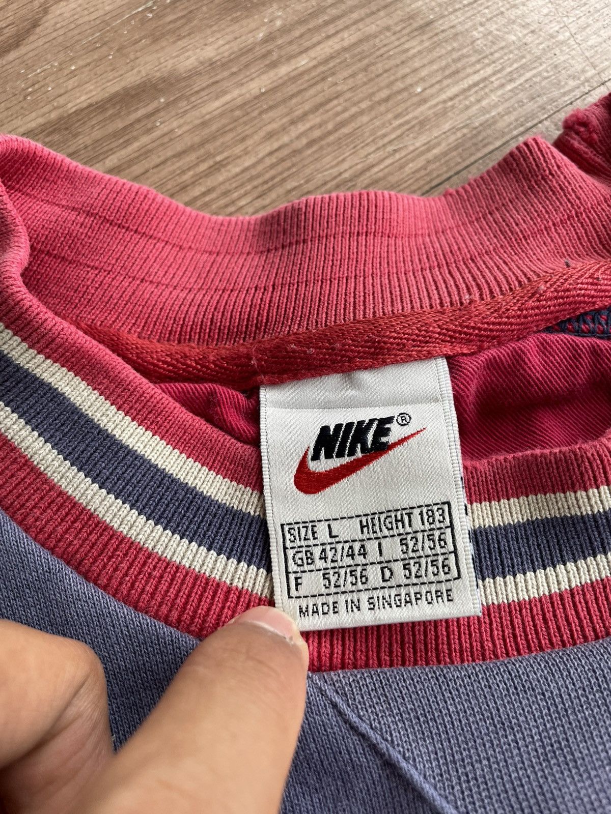 Nike Vintage nike big logo sweatshirt Size US L / EU 52-54 / 3 - 3 Thumbnail