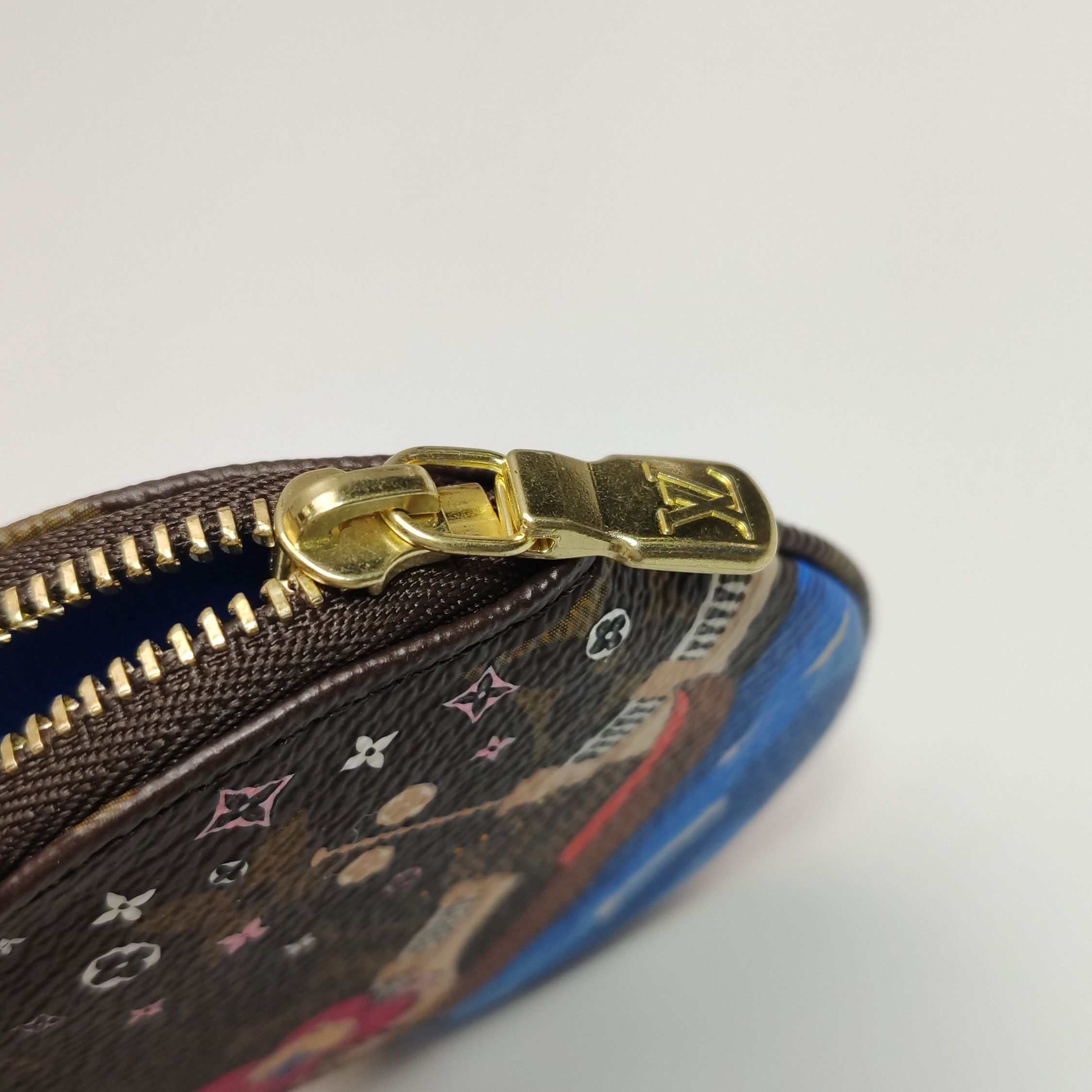 Louis Vuitton Louis Vuitton (LV) Christmas Limited Edition Monogram Logo Size ONE SIZE - 6 Thumbnail