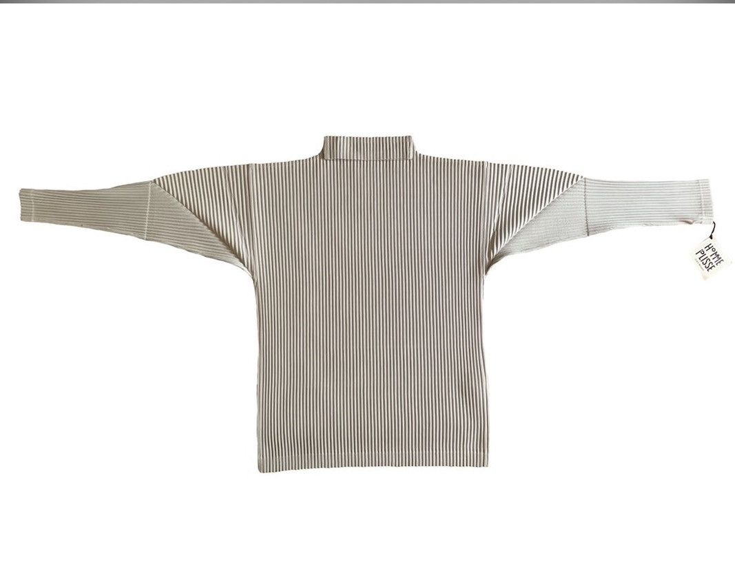 image of Homme Plissé Issey Miyake Jumper Long Sleeve in Grey, Men's (Size Medium)