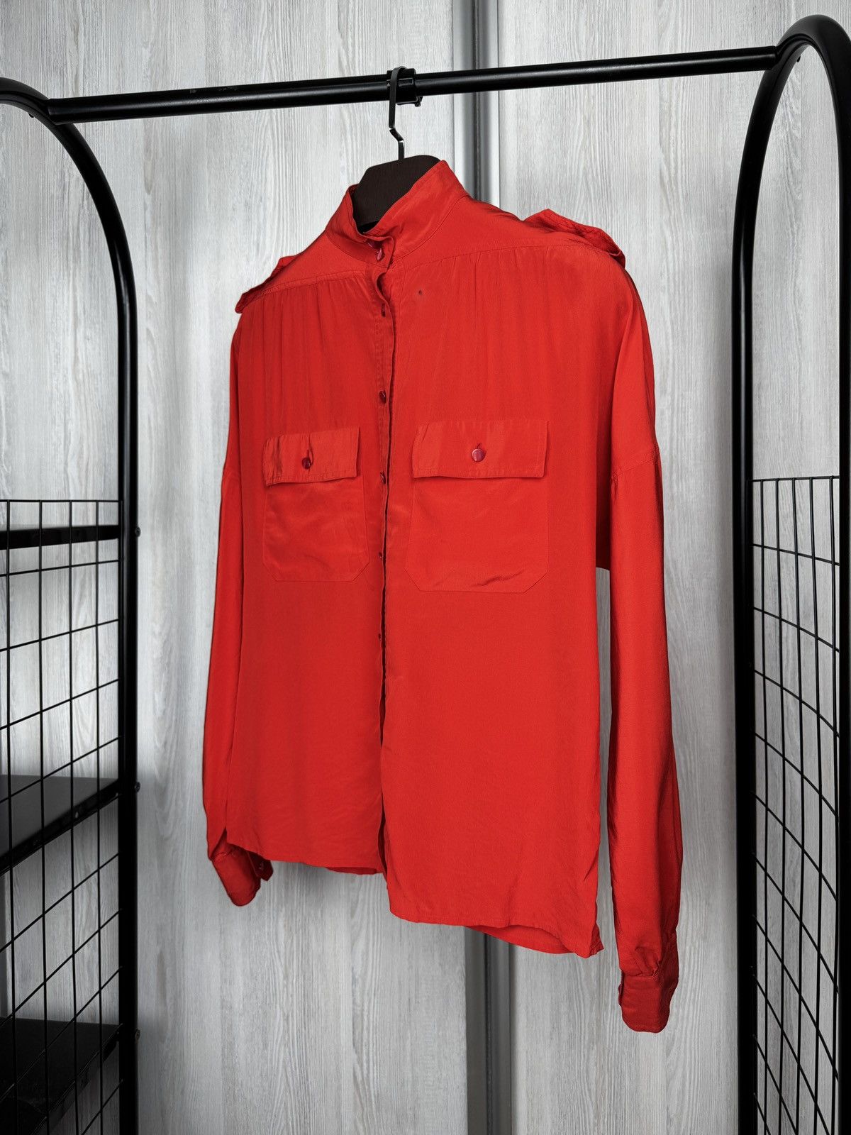 Celine Celine vintage 80s Red Silk Luxury 2 pockets blouse size 38 Size S / US 4 / IT 40 - 7 Thumbnail