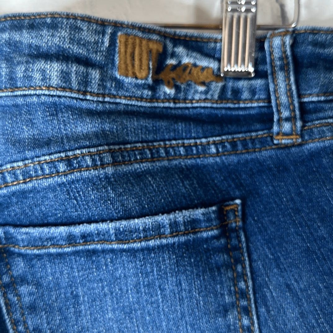 Vintage Kut from the Kloth Katy Boyfriend Petite Distressed Shorts 8P Women Blue Size 30" / US 8 / IT 44 - 4 Thumbnail