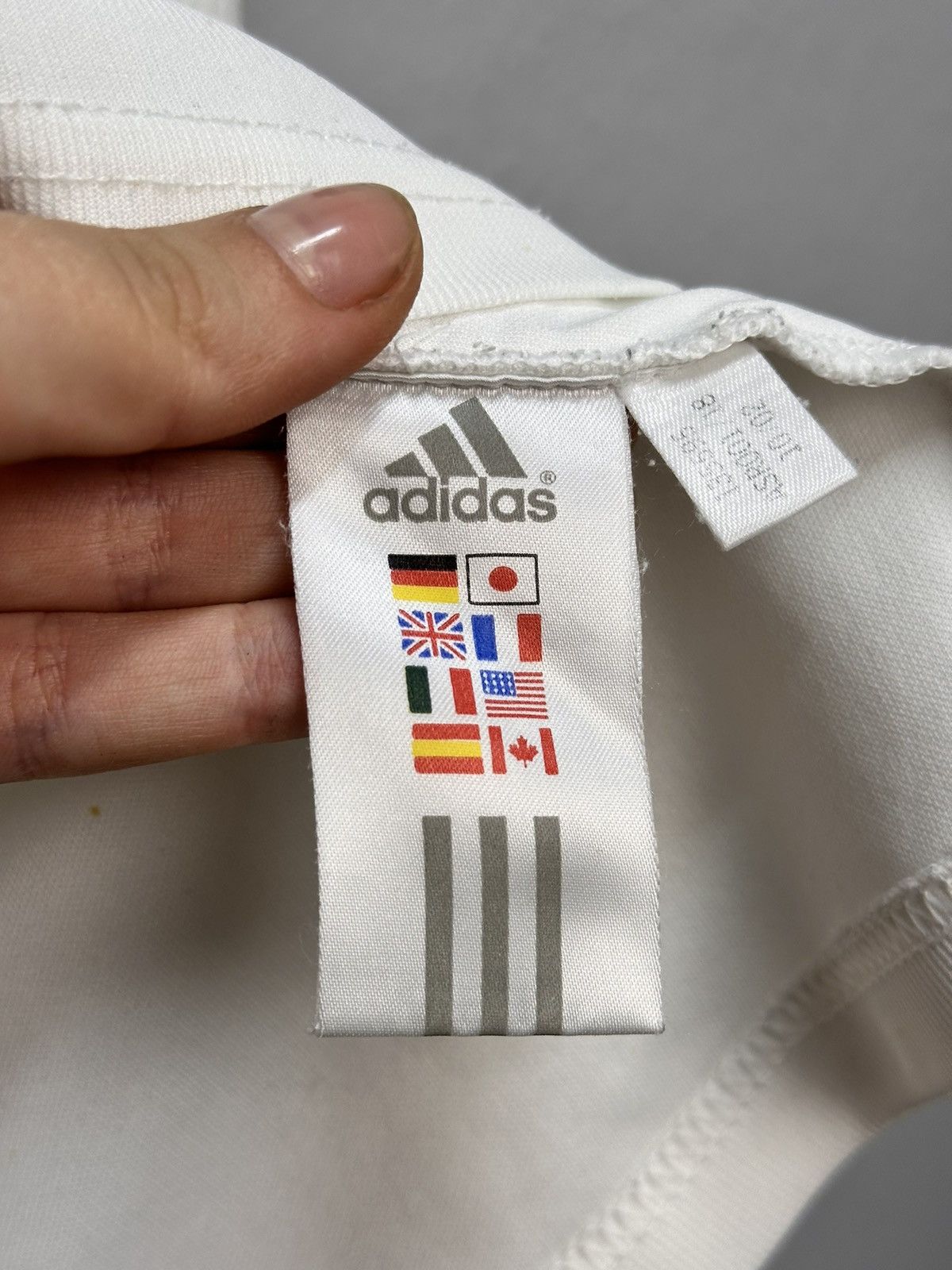 Adidas BAYERN MUNICH 2002/3 FOOTBALL ADIDAS Soccer jersey VINTAGE Size US L / EU 52-54 / 3 - 7 Thumbnail