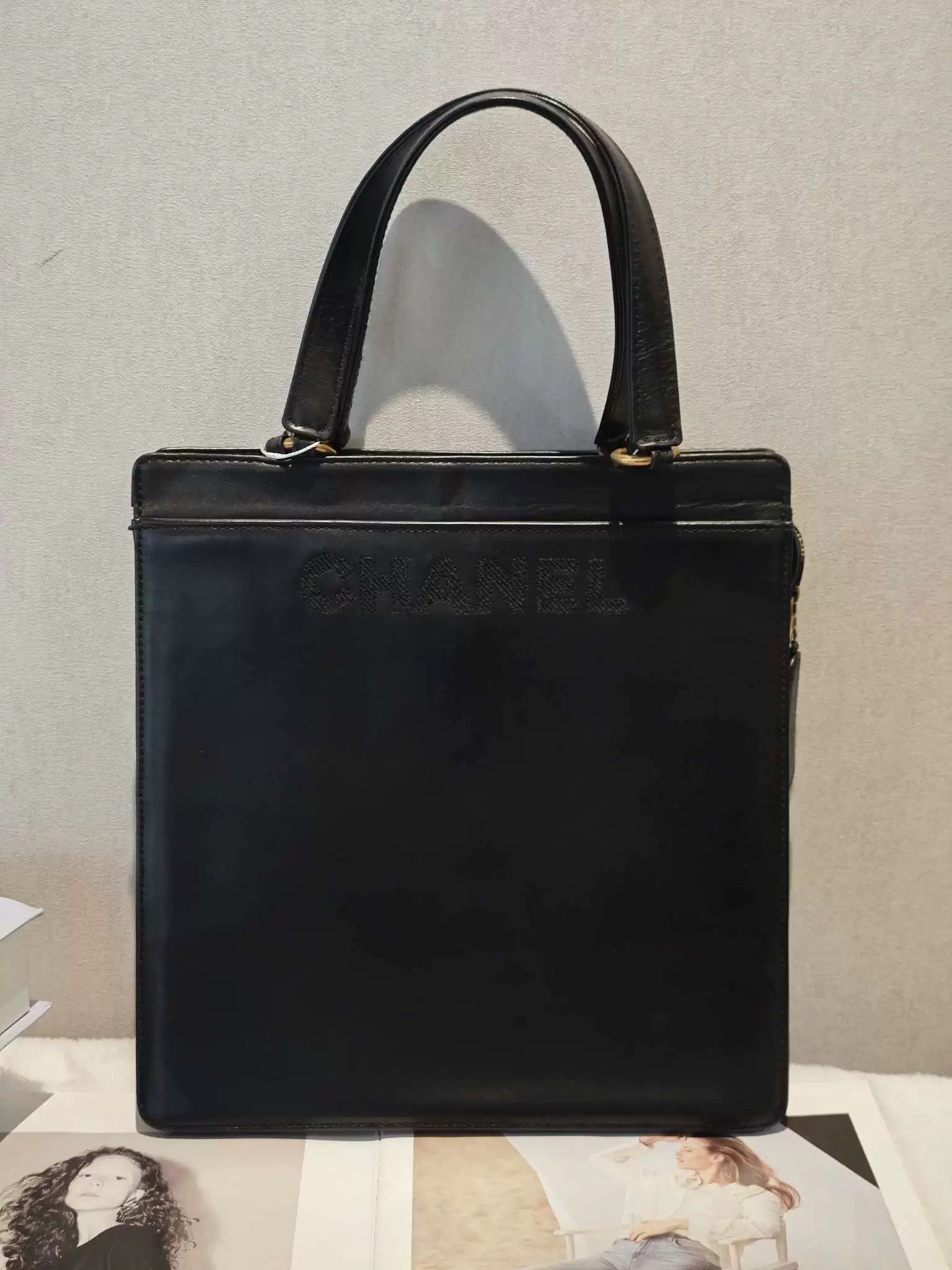 Chanel Pre-loved Bag Very good condition Size ONE SIZE - 1 Thumbnail