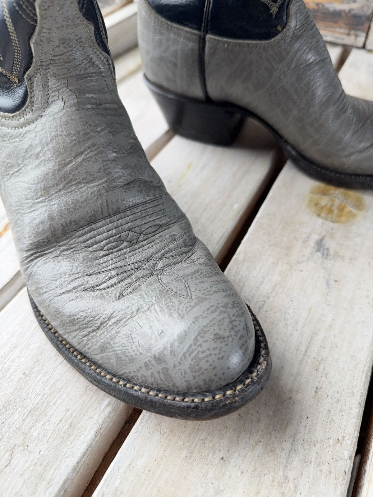 Tony Lama 00s Tony Lama M8119 Gray Navy Leather Cowboy Boots 7 R USA Size US 7 / EU 40 - 11 Thumbnail