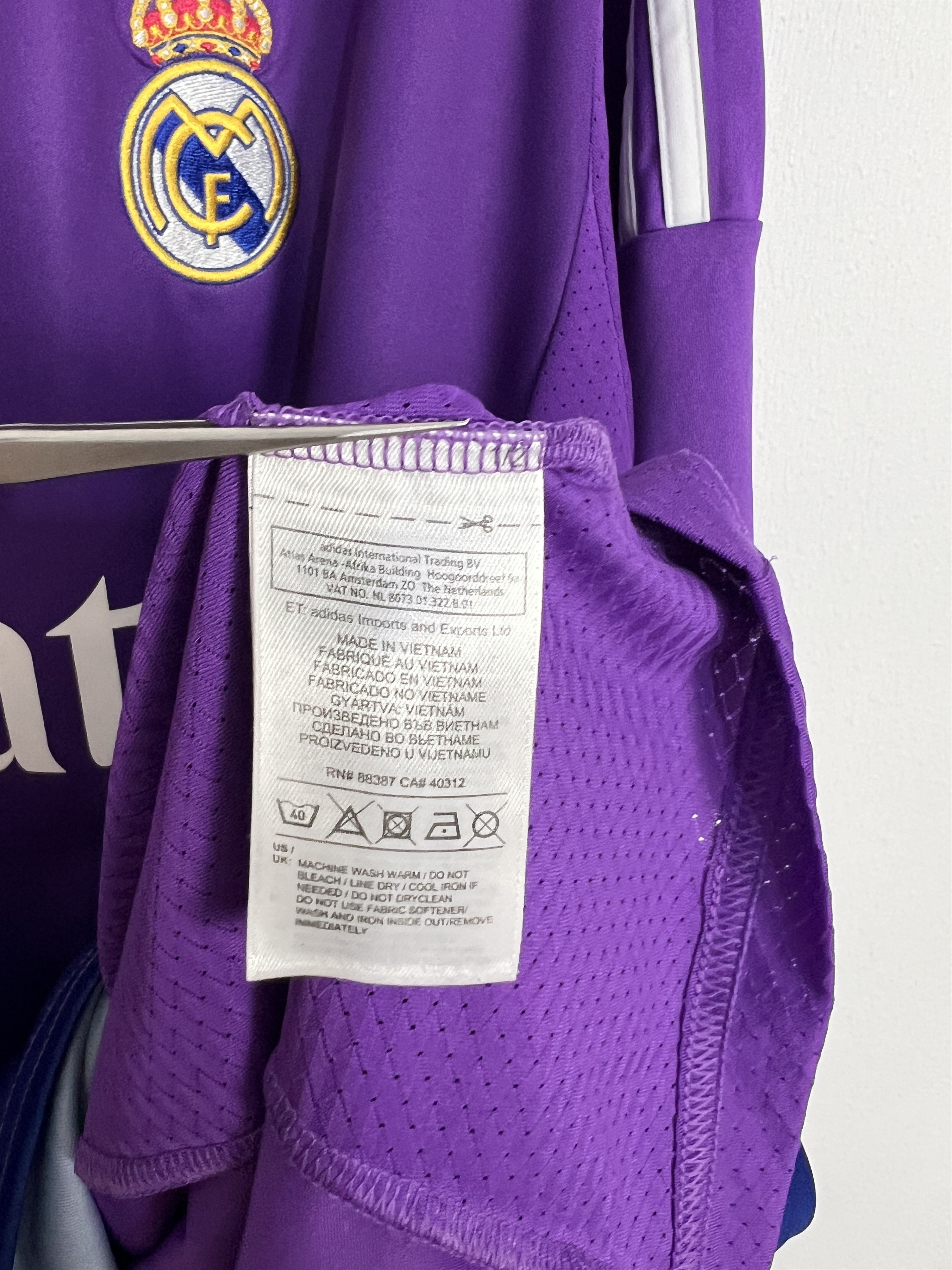 Adidas Real Madrid Goalkeeper football shirt 2013 Soccer Adidas Size US XXL / EU 58 / 5 - 10 Thumbnail