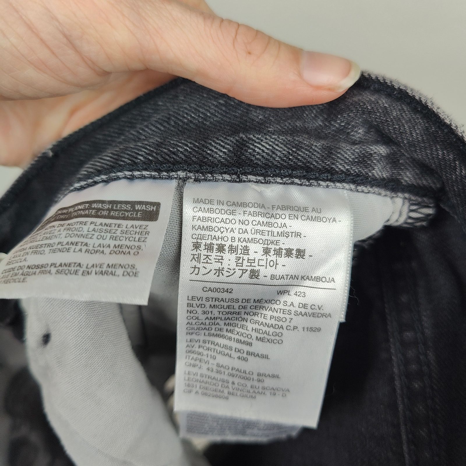 Levi's Levi's 501 Original Shorts Womens 24 Black Distressed Size 24" / US 00 / IT 34 - 5 Thumbnail