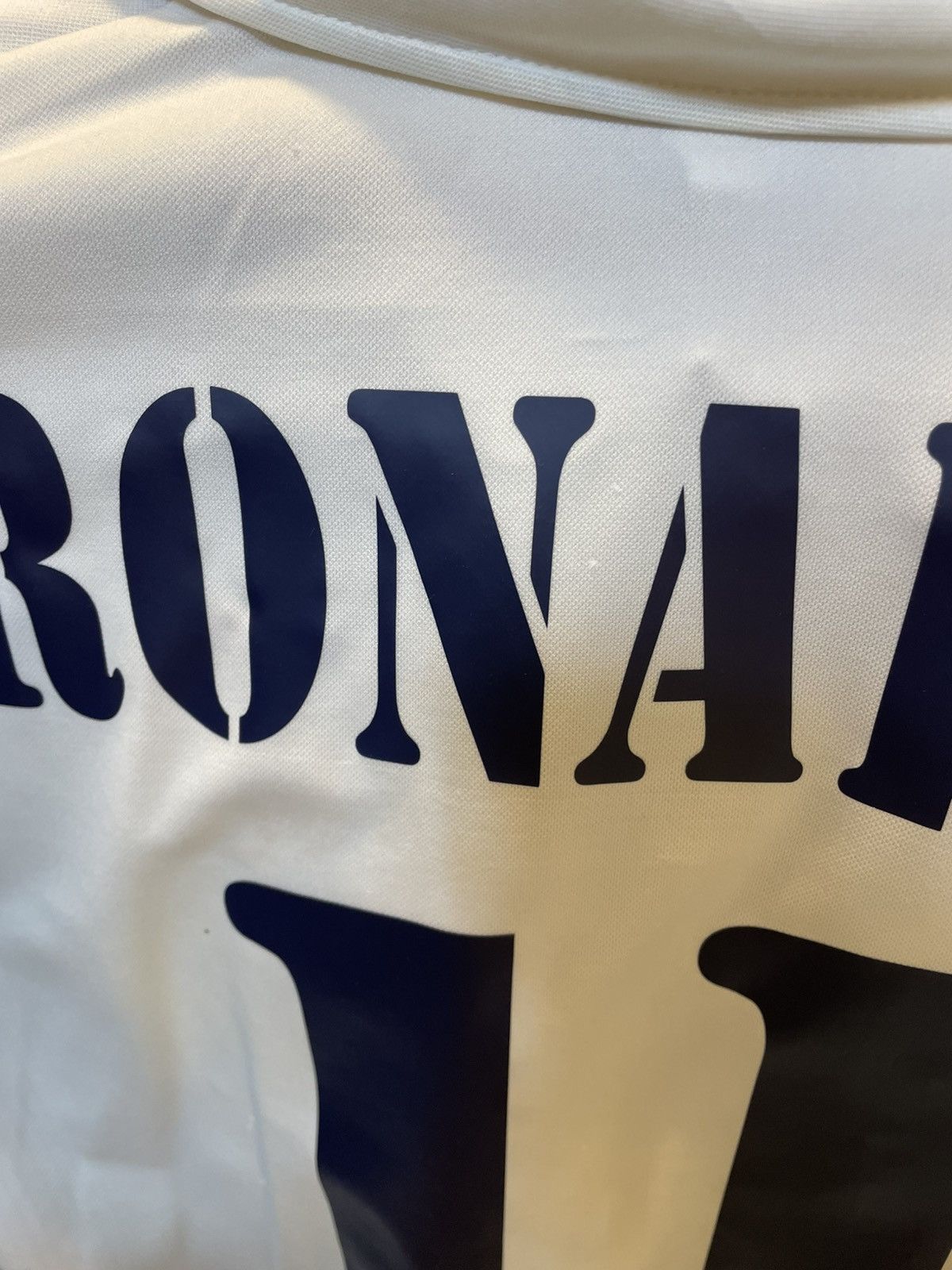 Adidas Vintage 2002 Real Madrid Home Kit RONALDO 11 Size US M / EU 48-50 / 2 - 14 Thumbnail