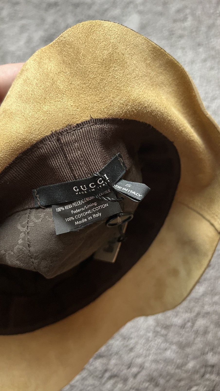 Gucci NEW WITH TAGS SIZE SMALL Gucci bucket suede bucket hat Size ONE SIZE - 3 Thumbnail