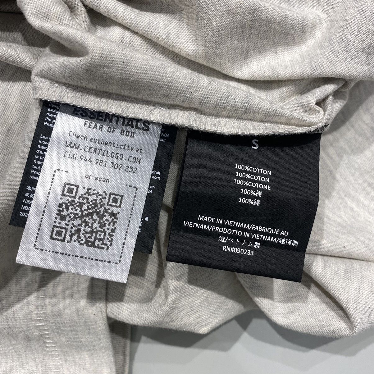 Essentials × NBA Fear of God Essentials x NBA Knicks Tee Light Heather Grey Size US S / EU 44-46 / 1 - 6 Thumbnail
