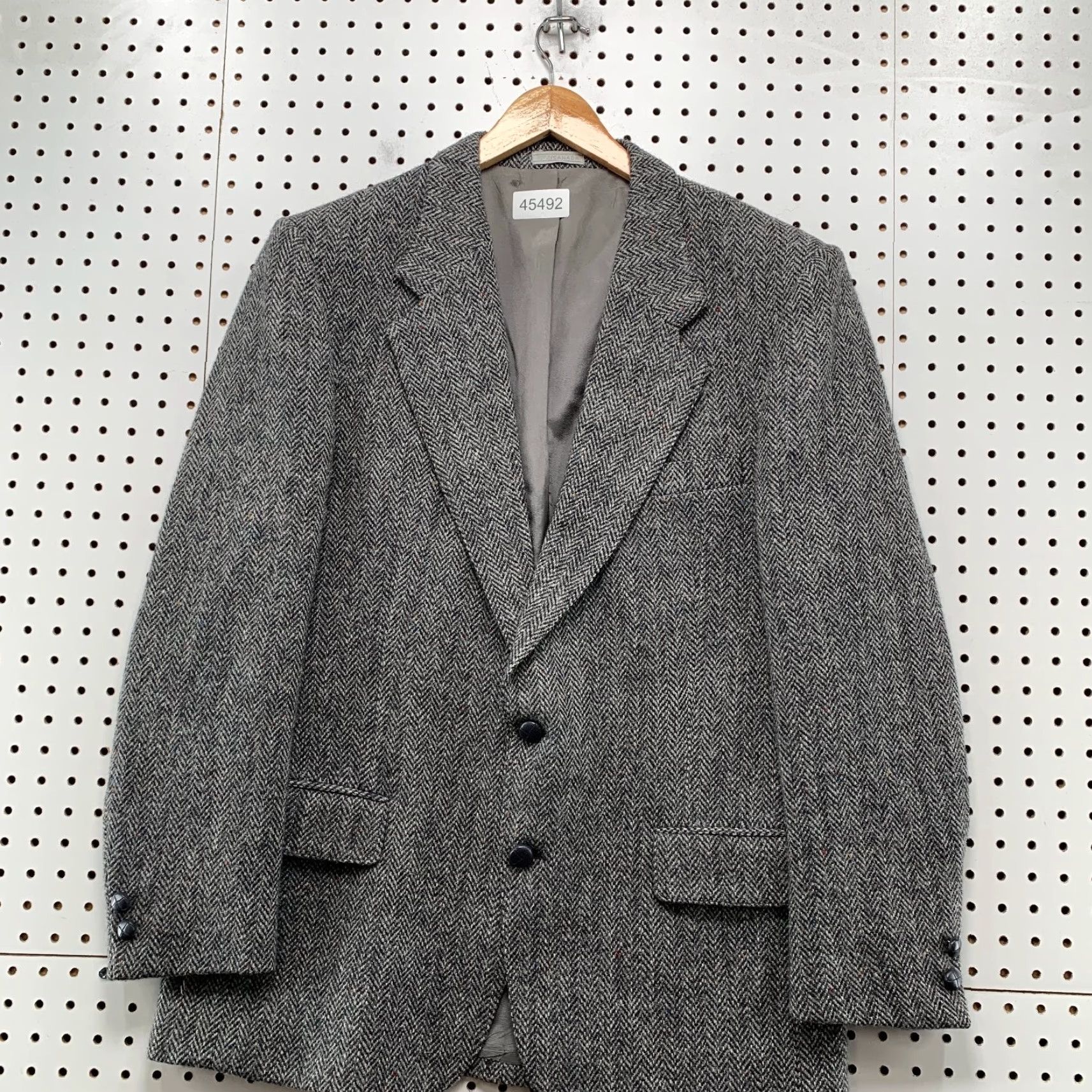 Harris Tweed VINTAGE Harris Tweed Blazer Mens 42R Gray Wool Two-Button Single-Breasted Notch Lapel Herringbone Dry Clean Only Wool Size 42R - 4 Thumbnail