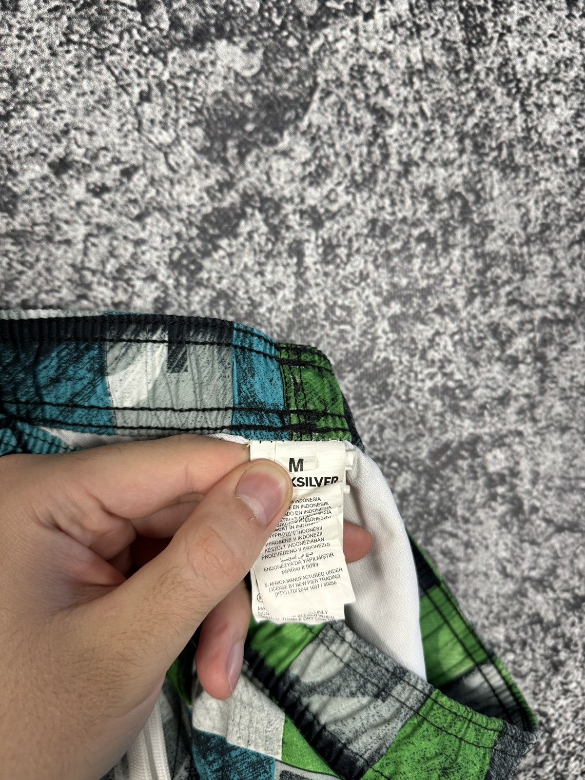 Quiksilver Quiksilver Board Shorts Swim Trunks Green Graphic Print Surf Size US 34 / EU 50 - 6 Thumbnail
