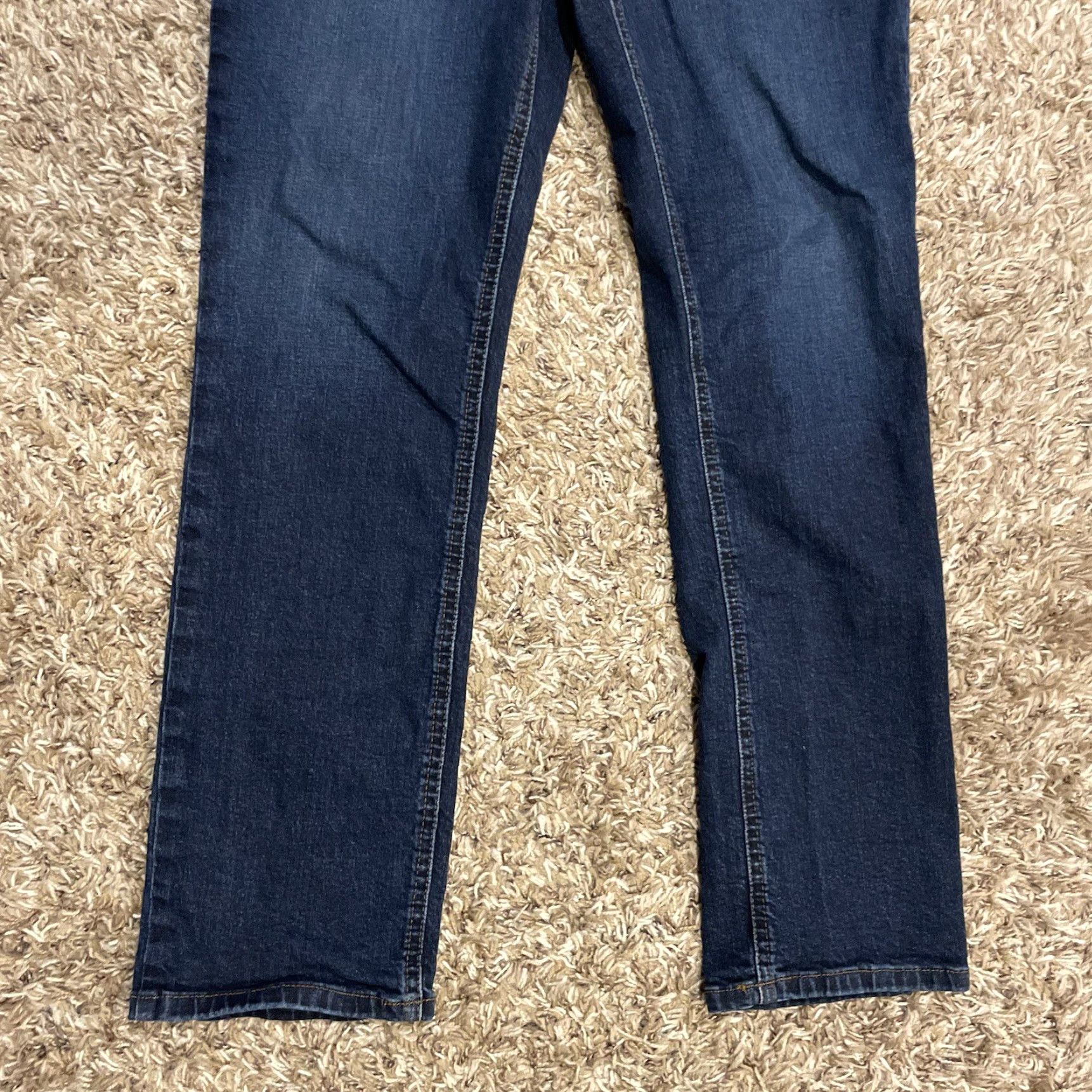 Mott & Bow Mott & Bow Jeans Women 28x30 Blue Denim Dark Wash Stretch Boyfriend Regular Rise 28 Inseam Pockets Zip Button Cotton Polyester Spandex Denim Size 28" / US 6 / IT 42 - 5 Thumbnail