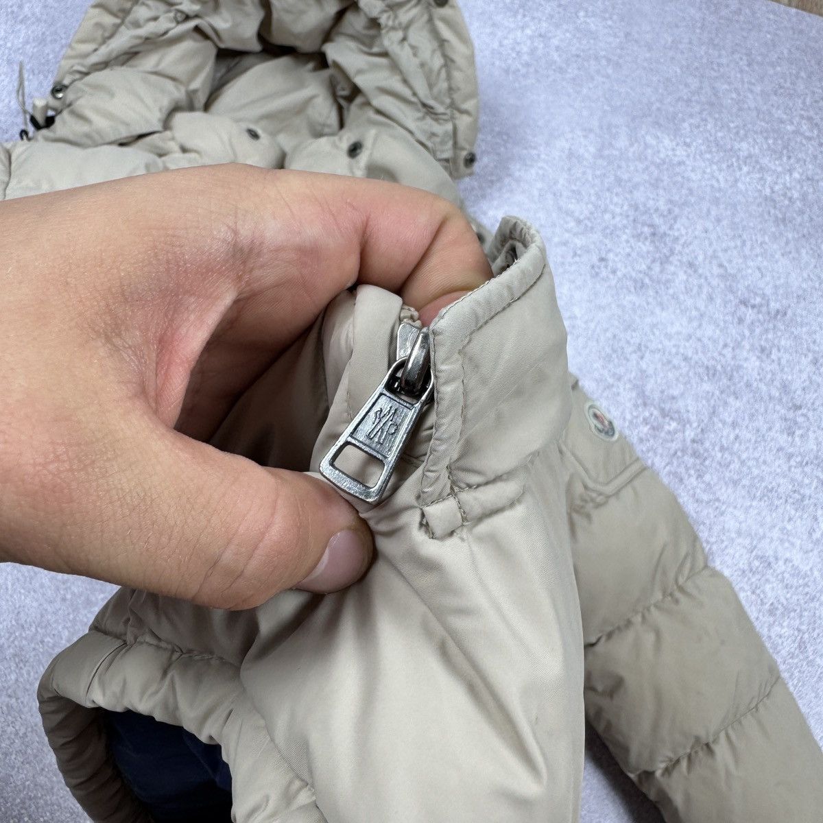 Moncler Boys Moncler Enfant Beige Hooded Down Parka Jacket Size US XXS / EU 40 - 16 Thumbnail