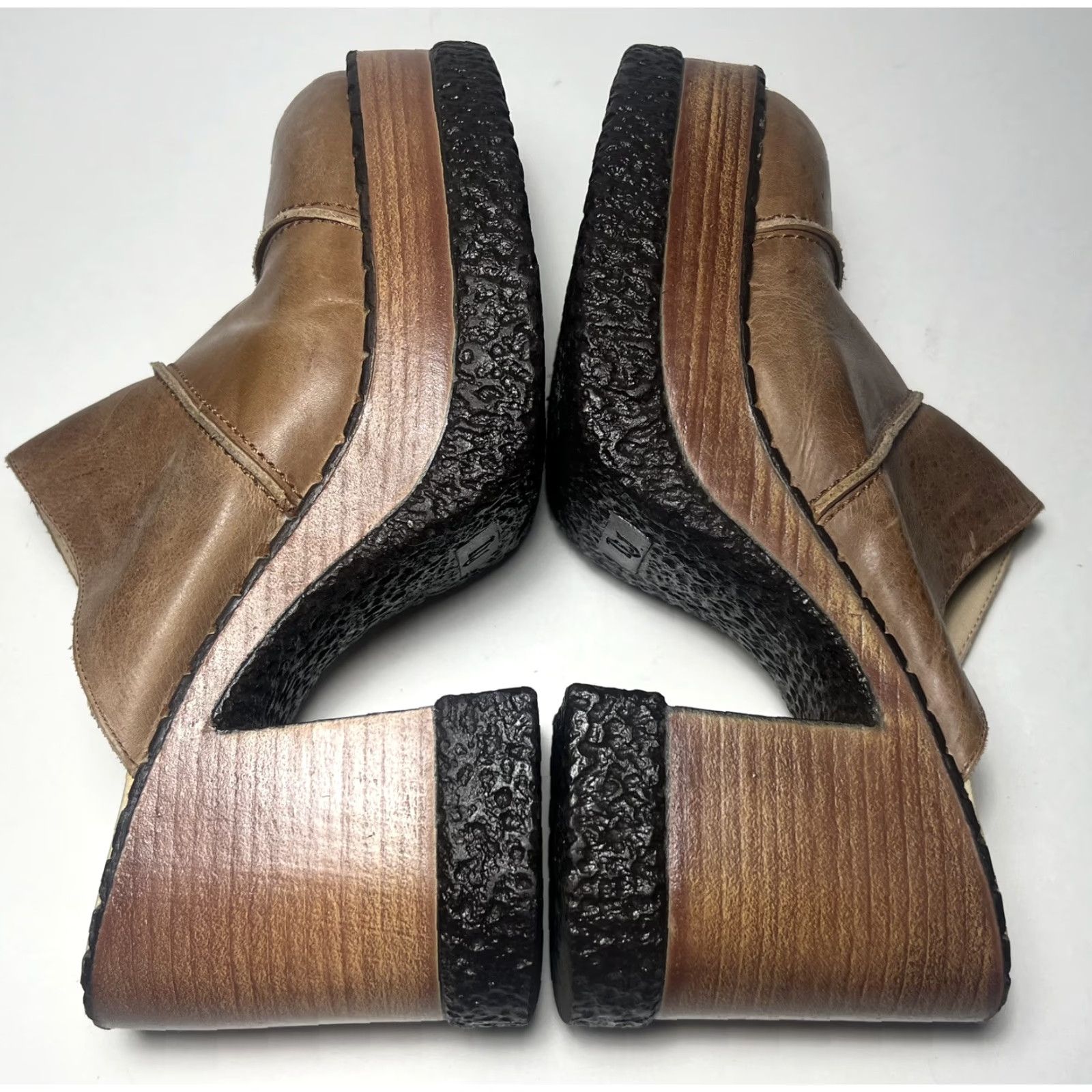 Vintage VINTAGE London Underground Leather Wood Platform Chunky Clogs 7 Women Boot Brown 90s Wedge Platform Slips On Buckle Leather Upper US 7 Size US 7 / IT 37 - 2 Thumbnail