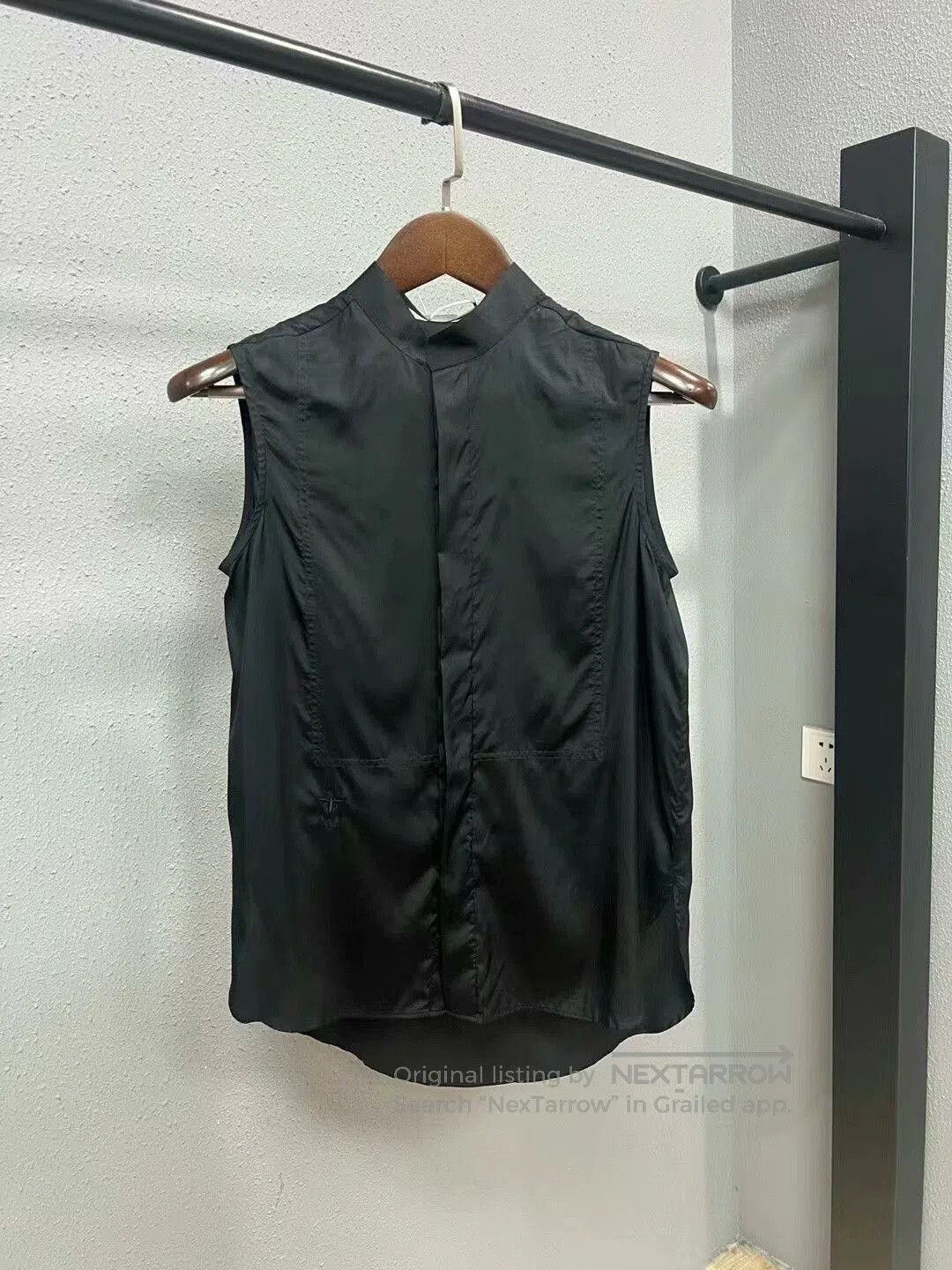 Dior Dior Silk Bee Shirt in Black. Size S / US 4 / IT 40 - 1 Thumbnail