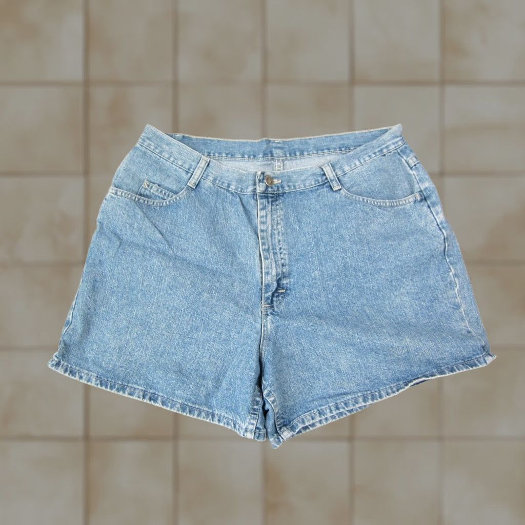 Lee VINTAGE Lee Riders Shorts Jeans Womens 18 Blue Denim Mom Jorts 90s Classic Lee Shirt? Size 40" / US 18 - 1 Thumbnail