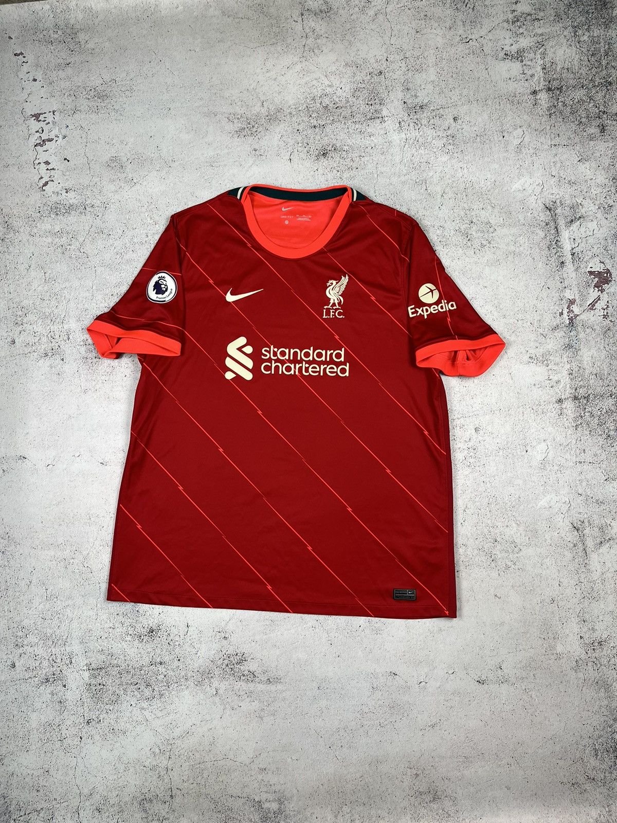 Nike LIVERPOOL 2021-22HOME SHIRT FOOTBALL SOCCER JERSEY NIKE XXL Size US XXL / EU 58 / 5 - 1 Thumbnail