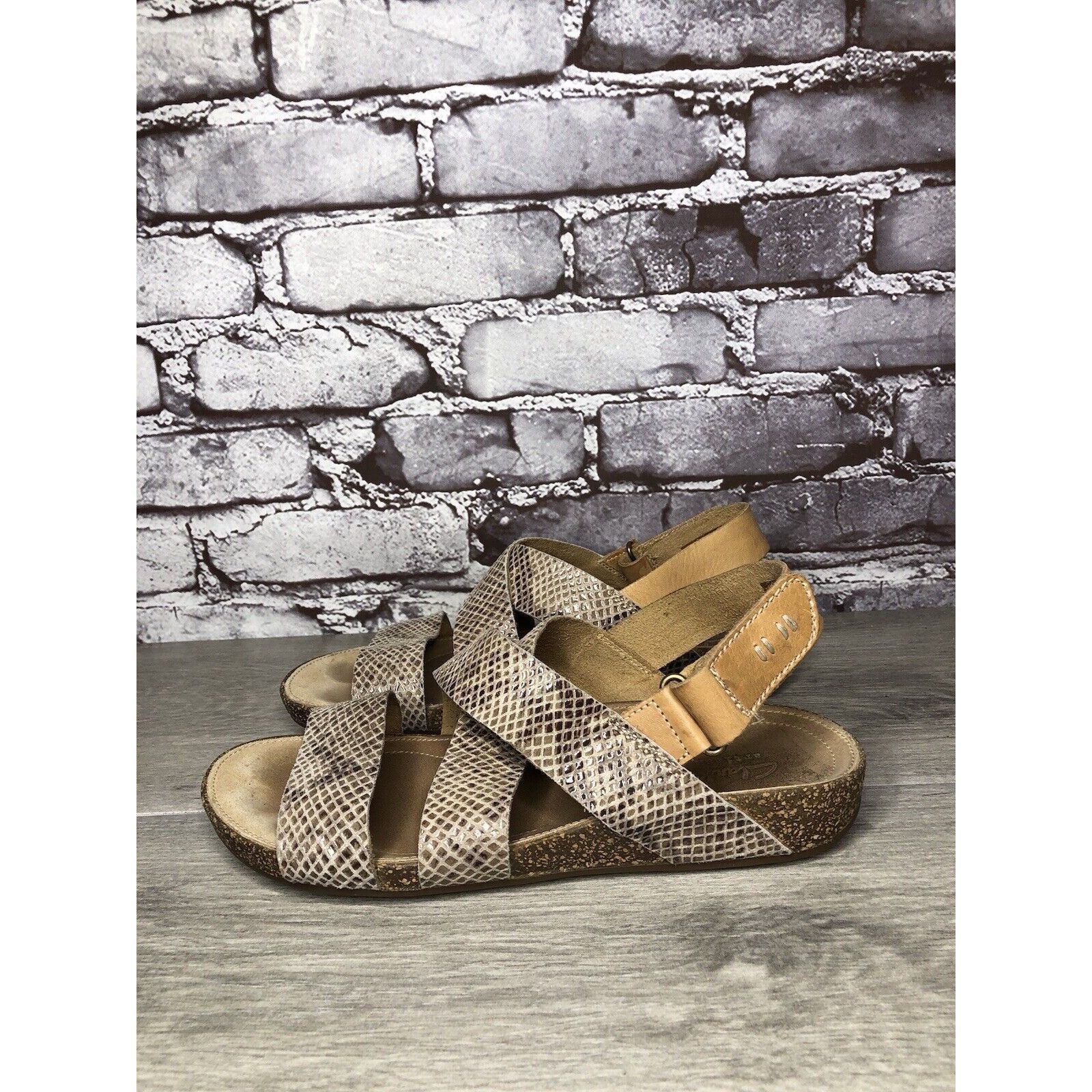Clarks Clarks Artisan Taupe Snake Skin Print Ankle Strap Cork Wedge Size US 7.5 / IT 37.5 - 6 Thumbnail