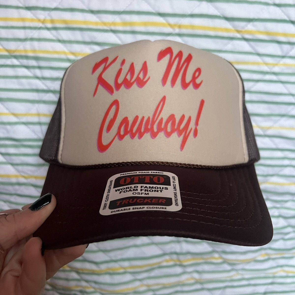 Otto Kiss me cowboy country trucker hat Size ONE SIZE - 1 Thumbnail