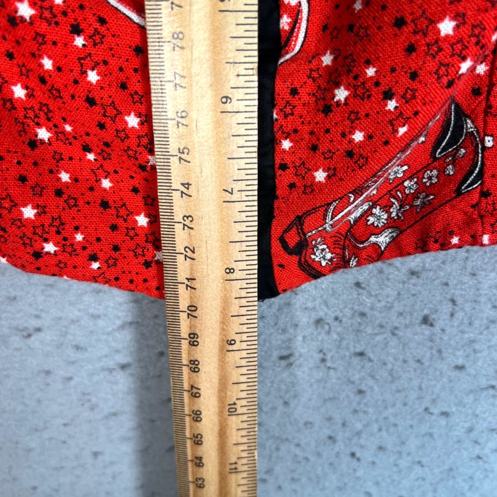 Vintage Monteau Los Angeles Crop Top Red & Black Linen Blend Sleeveless Cropped Small Stars Cowgirl Womens Size S Size S / US 4 / IT 40 - 6 Thumbnail