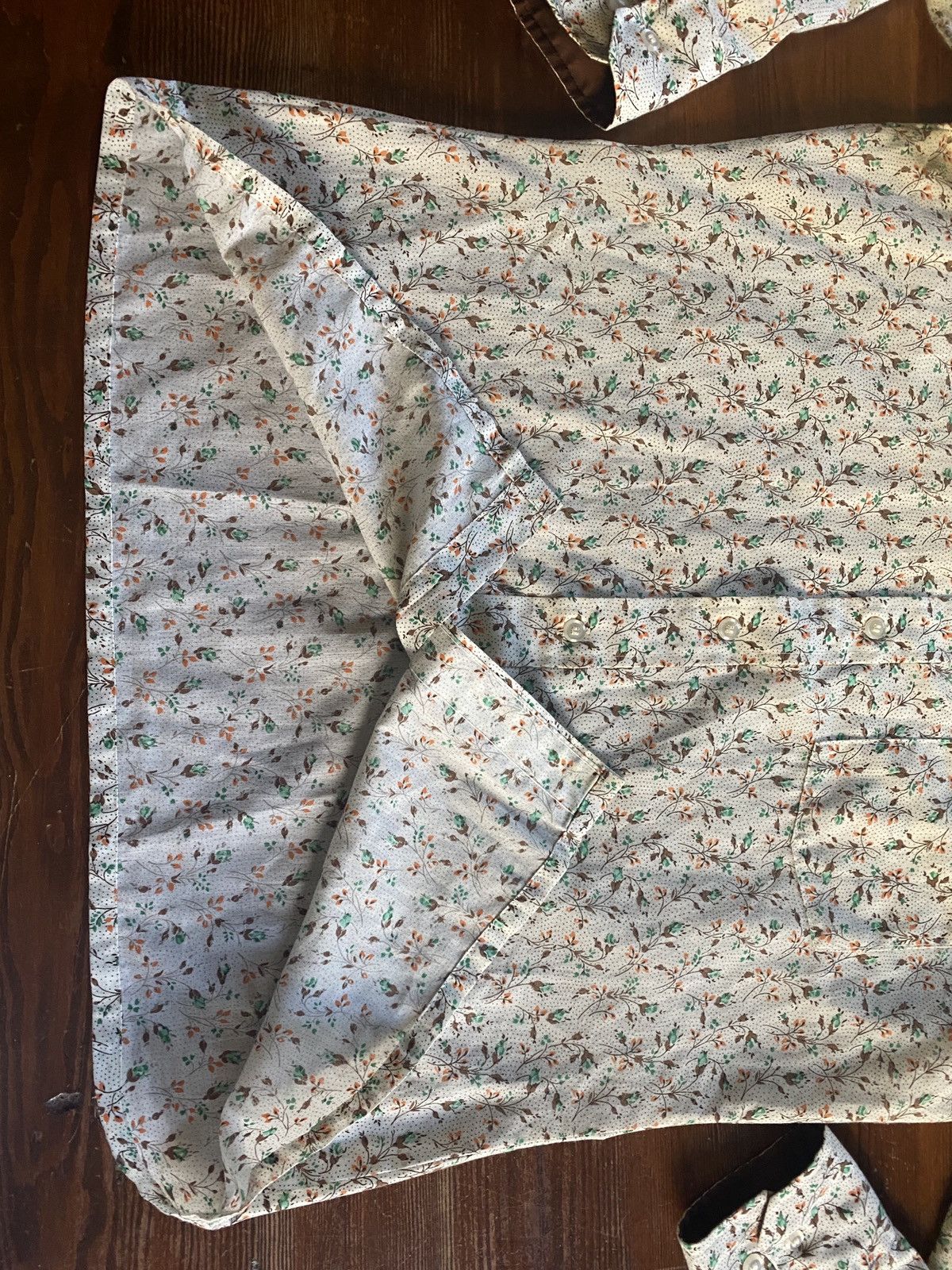 Retrofit Vintage 60’s/70’s Flower Pattern Pointy Collar Button Up Size US L / EU 52-54 / 3 - 8 Thumbnail