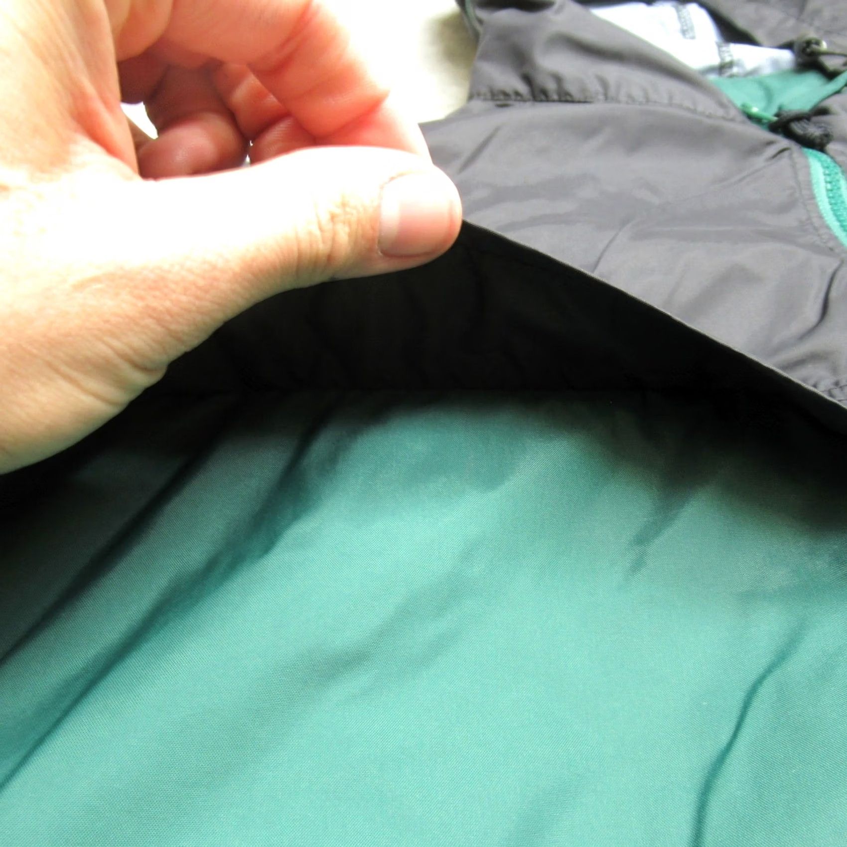 Vintage Columbia Jacket Mens L Green Hooded Packable Waterproof Full Zip Rain Light Casual Weather Windbreaker Hiking Outdoors Mens Size US L / EU 52-54 / 3 - 7 Thumbnail