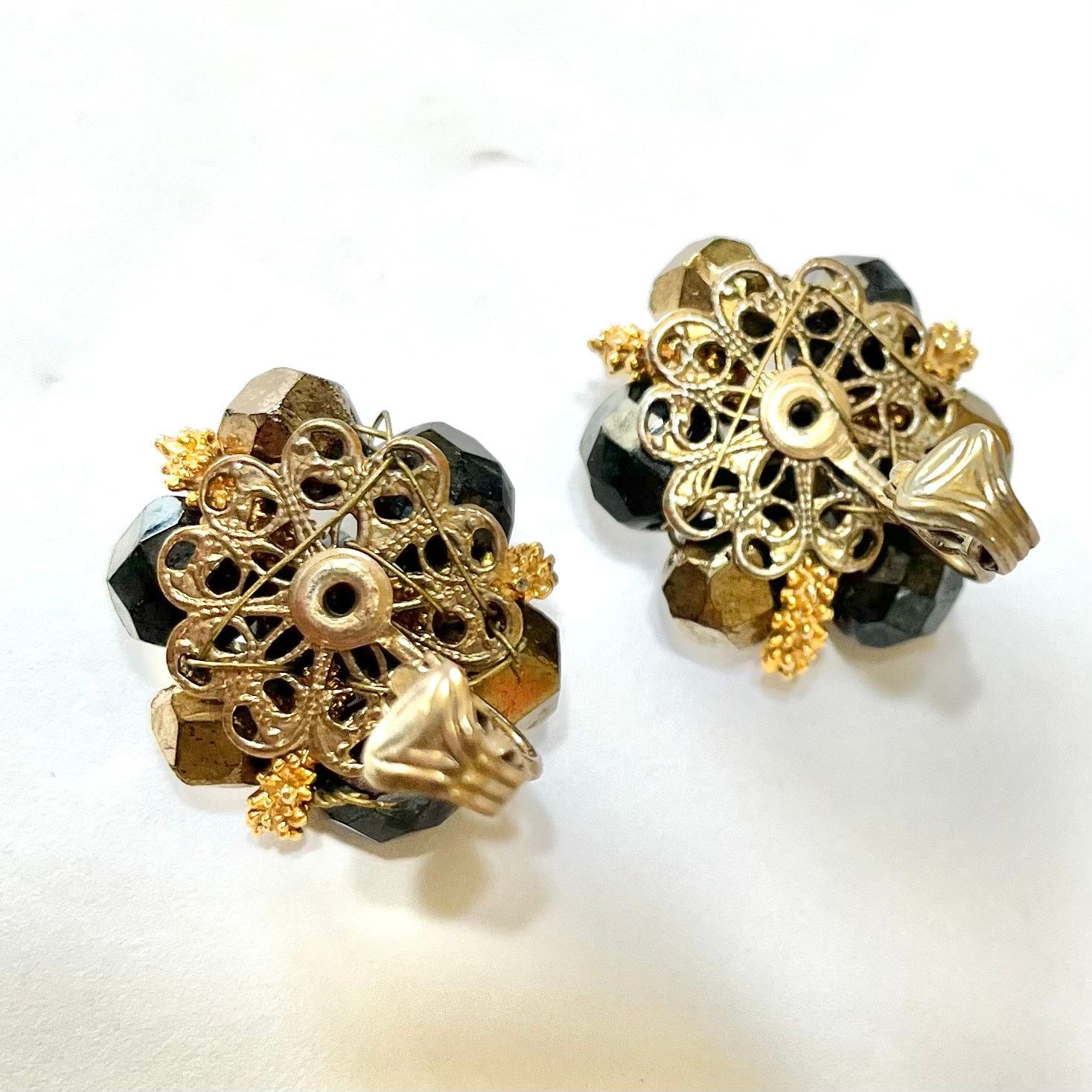 Vintage Vintage Laguna Black Gold Glass Beaded Clip-On Earrings Size ONE SIZE - 4 Thumbnail